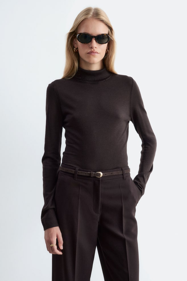 Pulover cu guler polo din lână merino - Maro închis/Roșu/Roz - 1