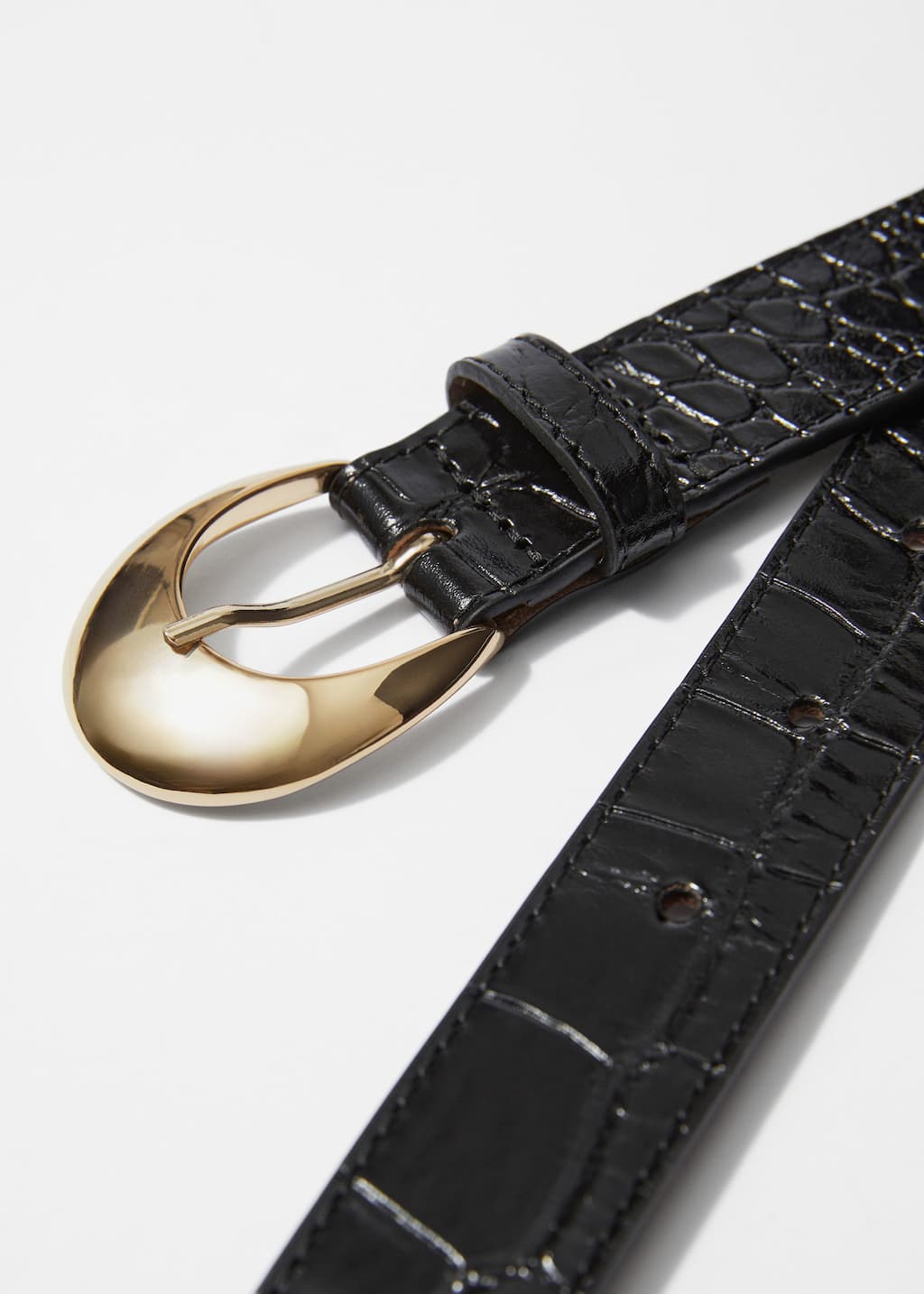 Crescent-Buckle Leather Belt - {{variantName}} - Descriptive Detail