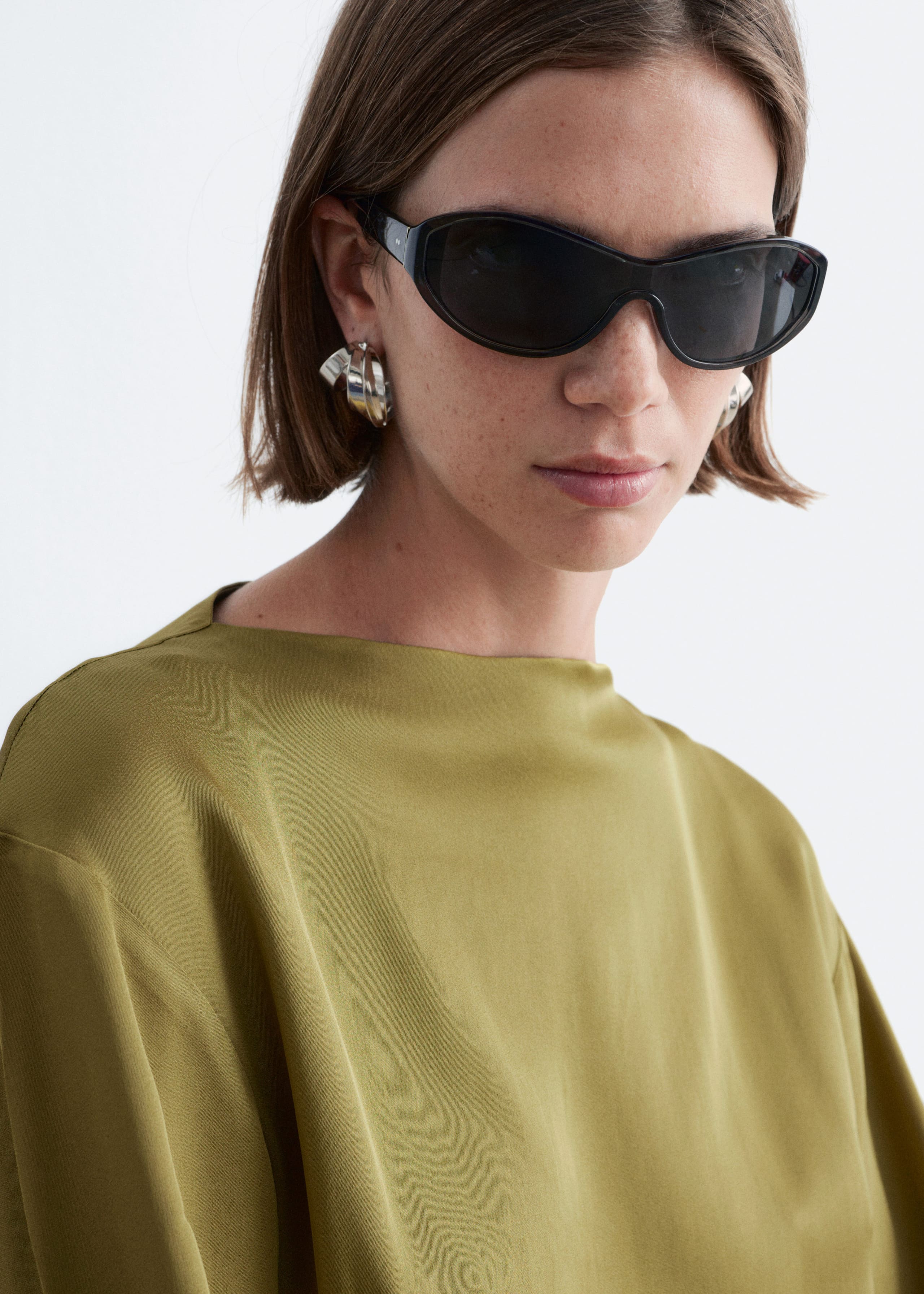 Image of Minikleid aus Satin mit Bindeband