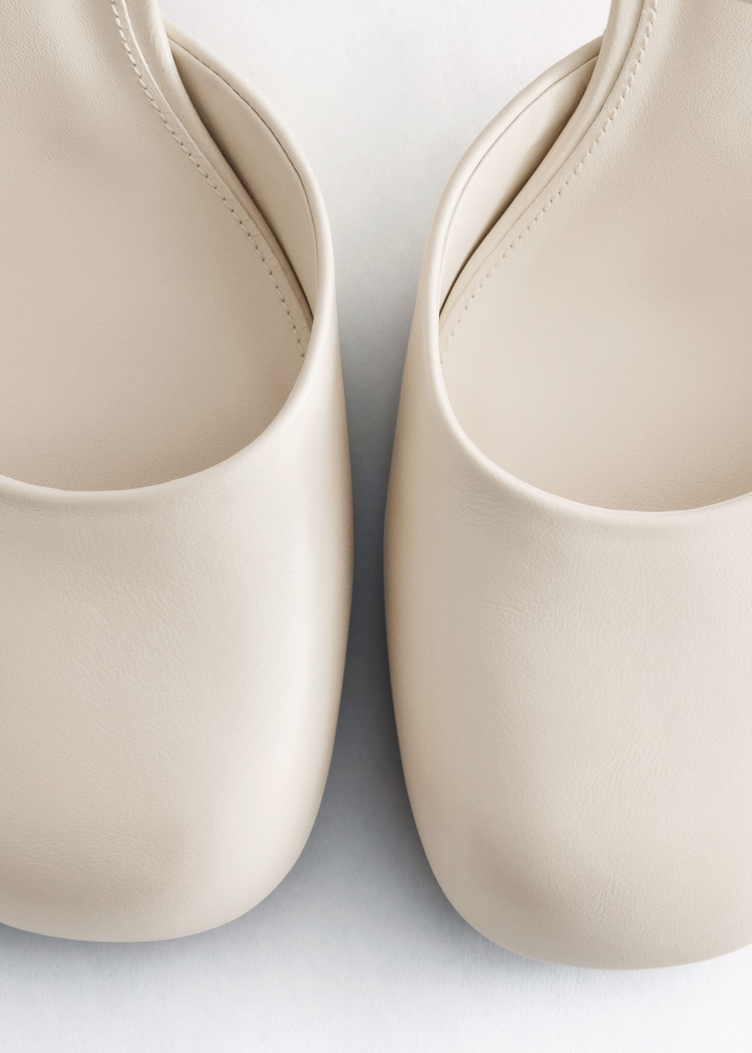 Leren pumps met blokhak - {{variantName}} - Beschrijving