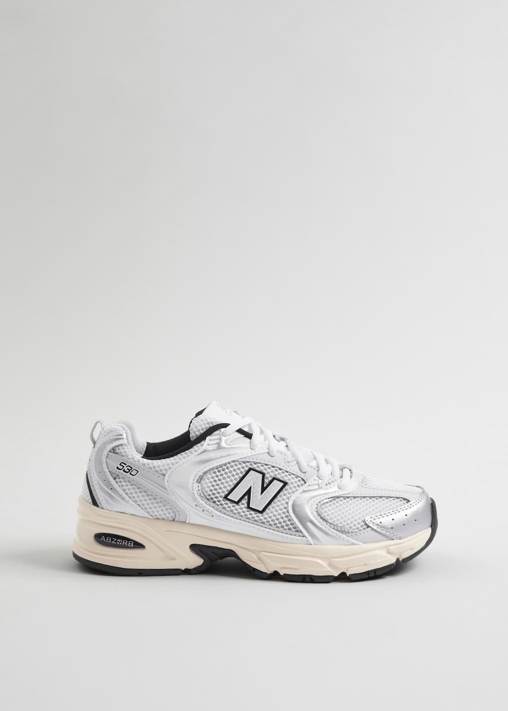 Sneakersy New Balance 530 – Szary – Martwa natura