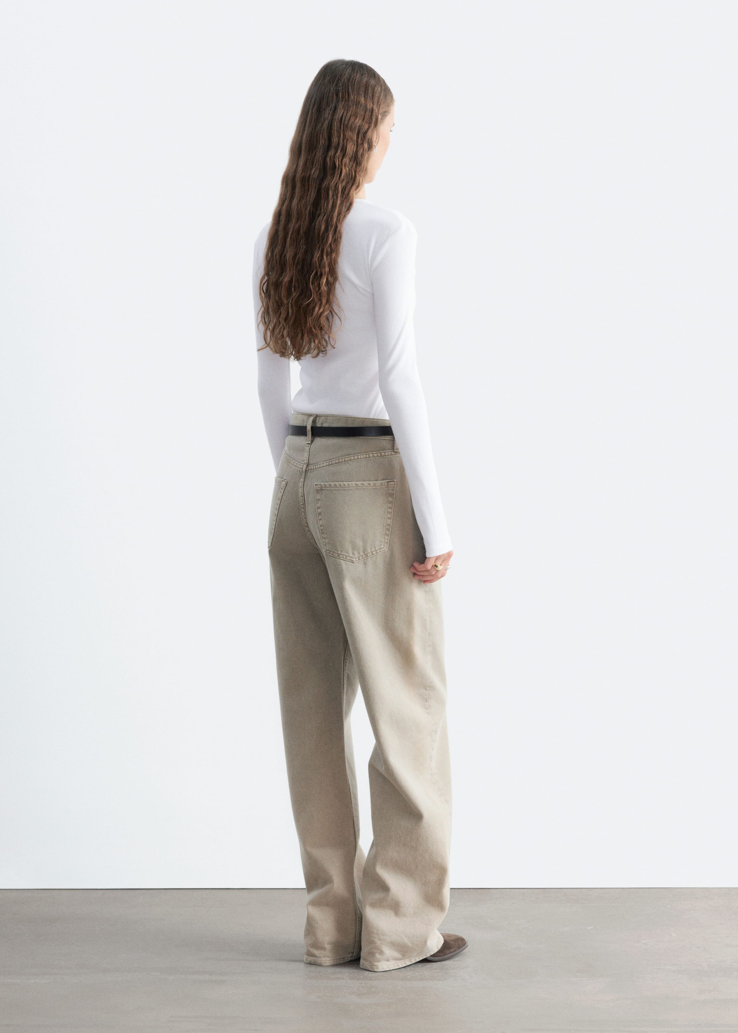 Geripptes Langarmshirt - Weiß - Lookbook