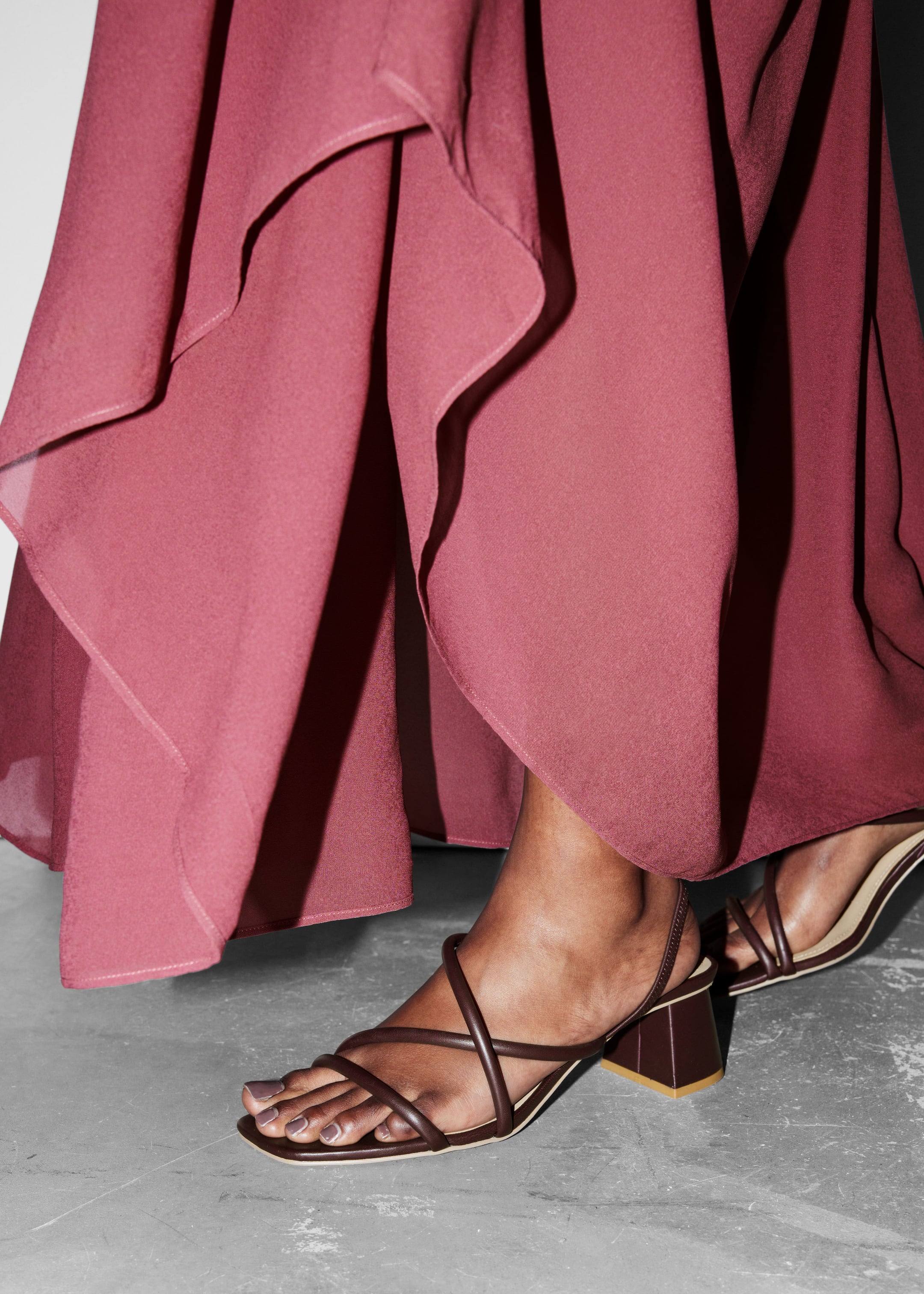 Grotere afbeelding bekijken: Strappy Block Heel Sandals - Burgundy - DAMES | H&M BE 1