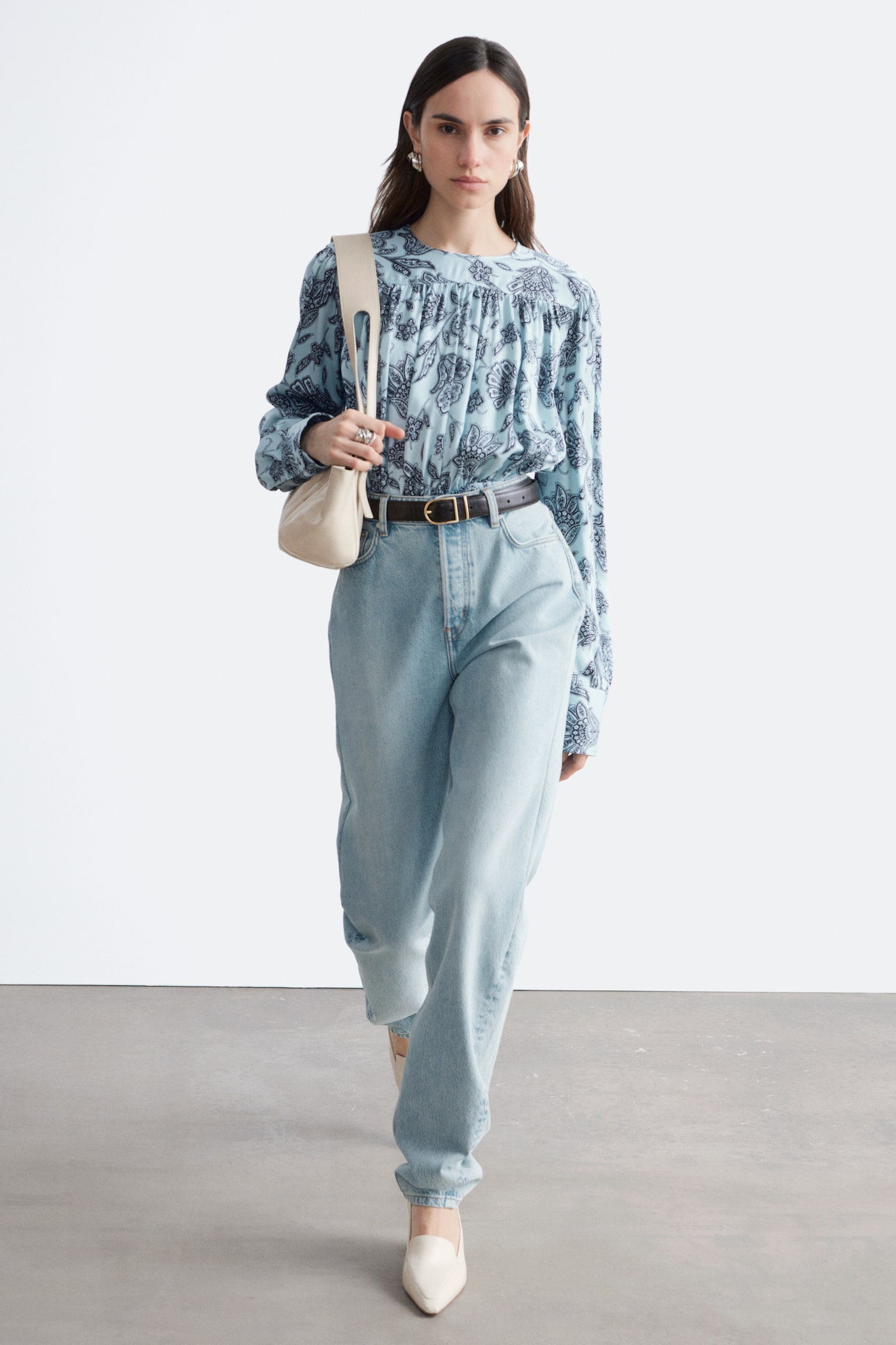 Blusa con arricciature - Motivo cashmere azzurro/Beige - 3