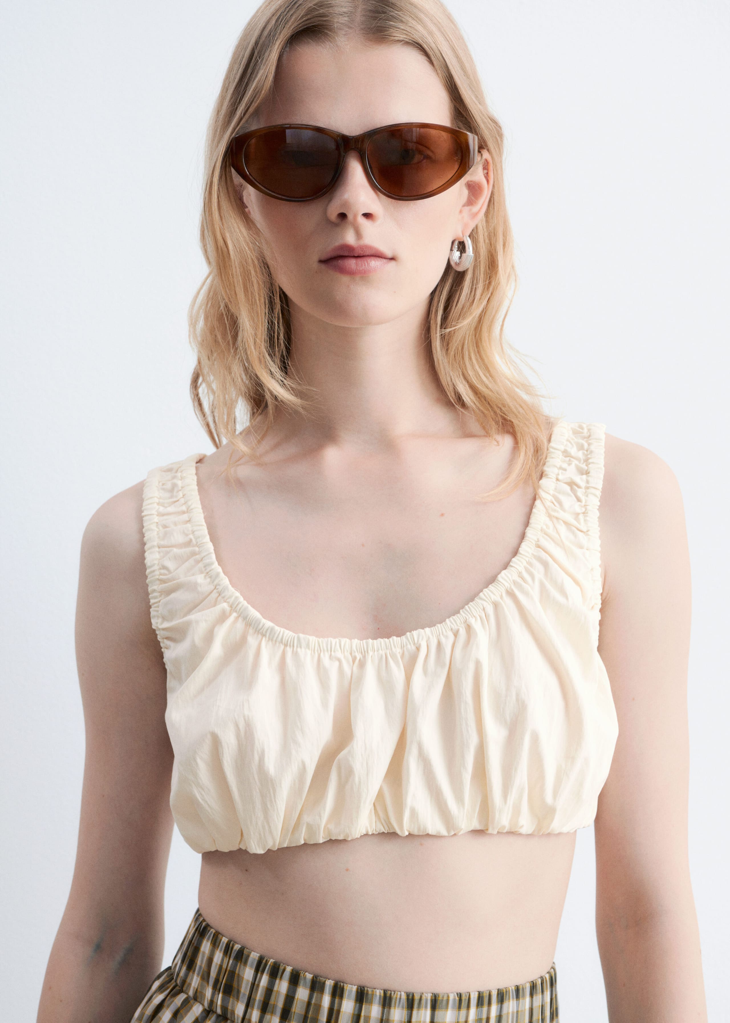 Rynkad bralette – Ljusbeige – lookbook