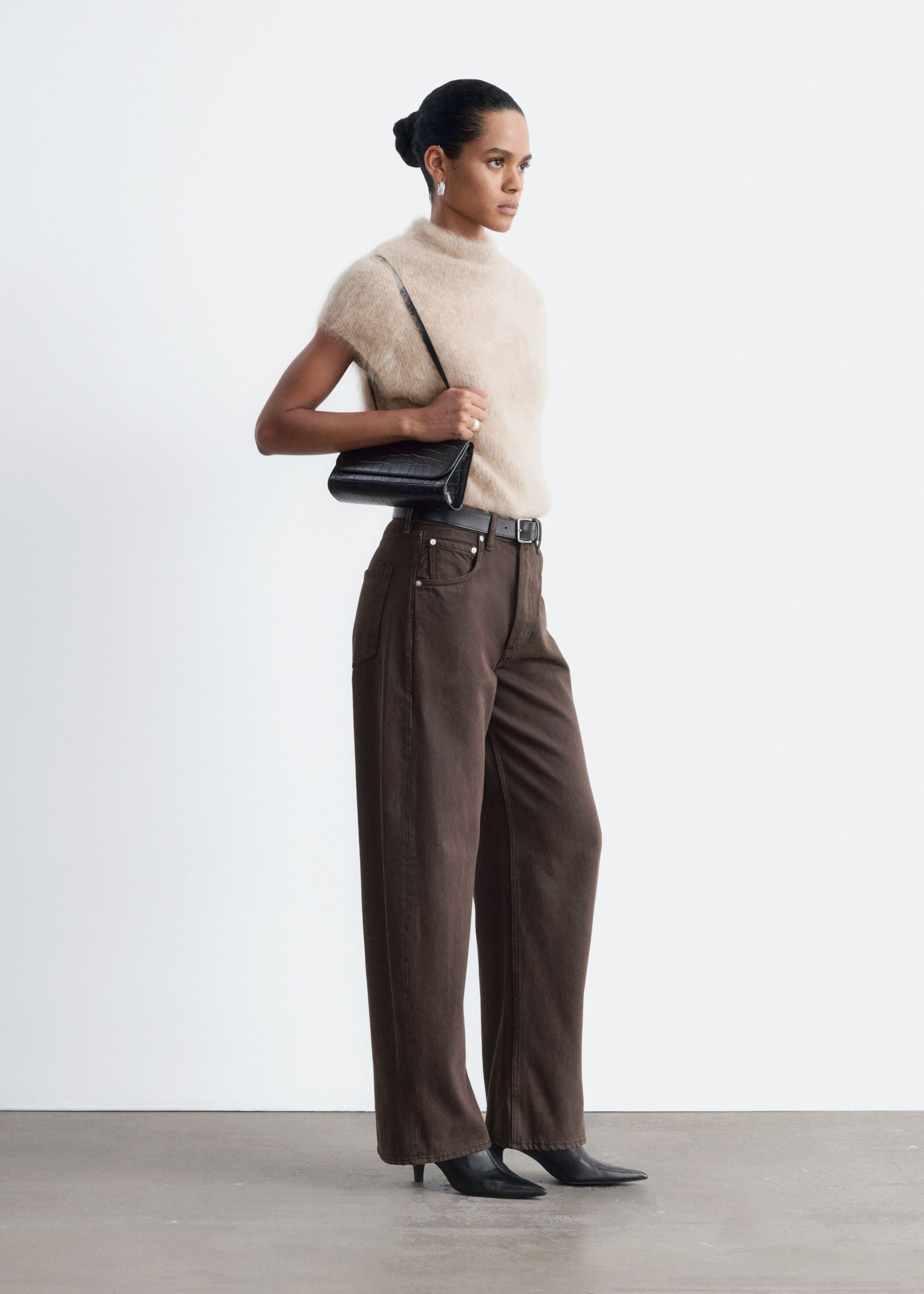 Jeans mit Barrel-Bein - Hellblau - Lookbook