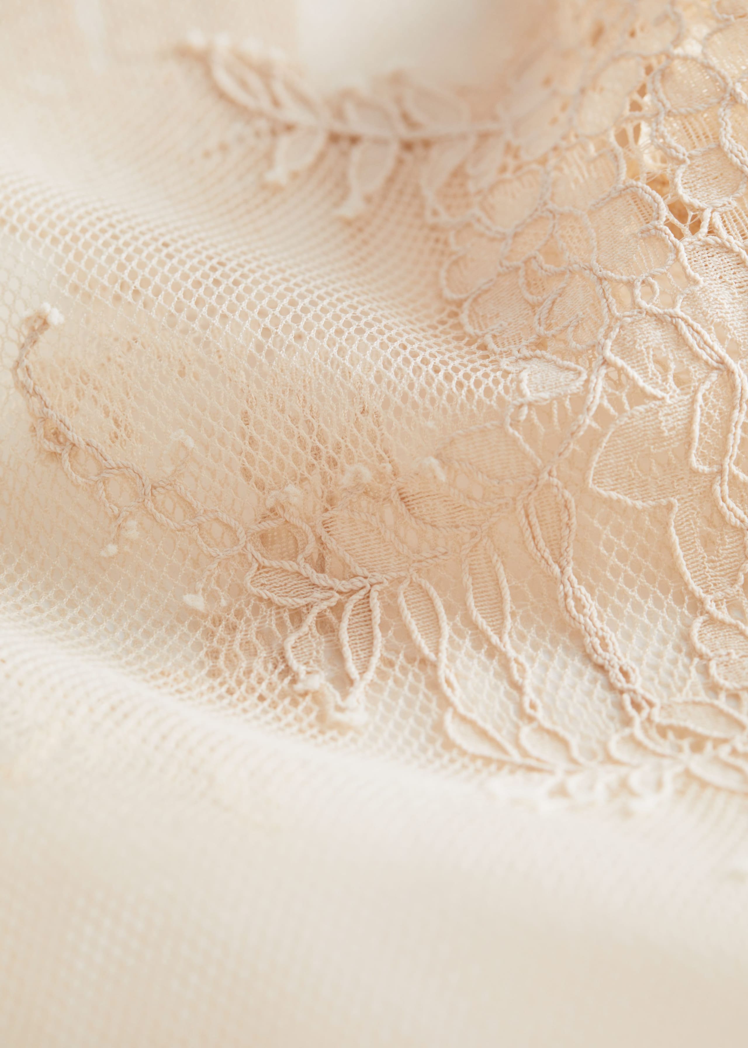 SheerLaceTop - {{variantName}} - Descrizione dettagliata