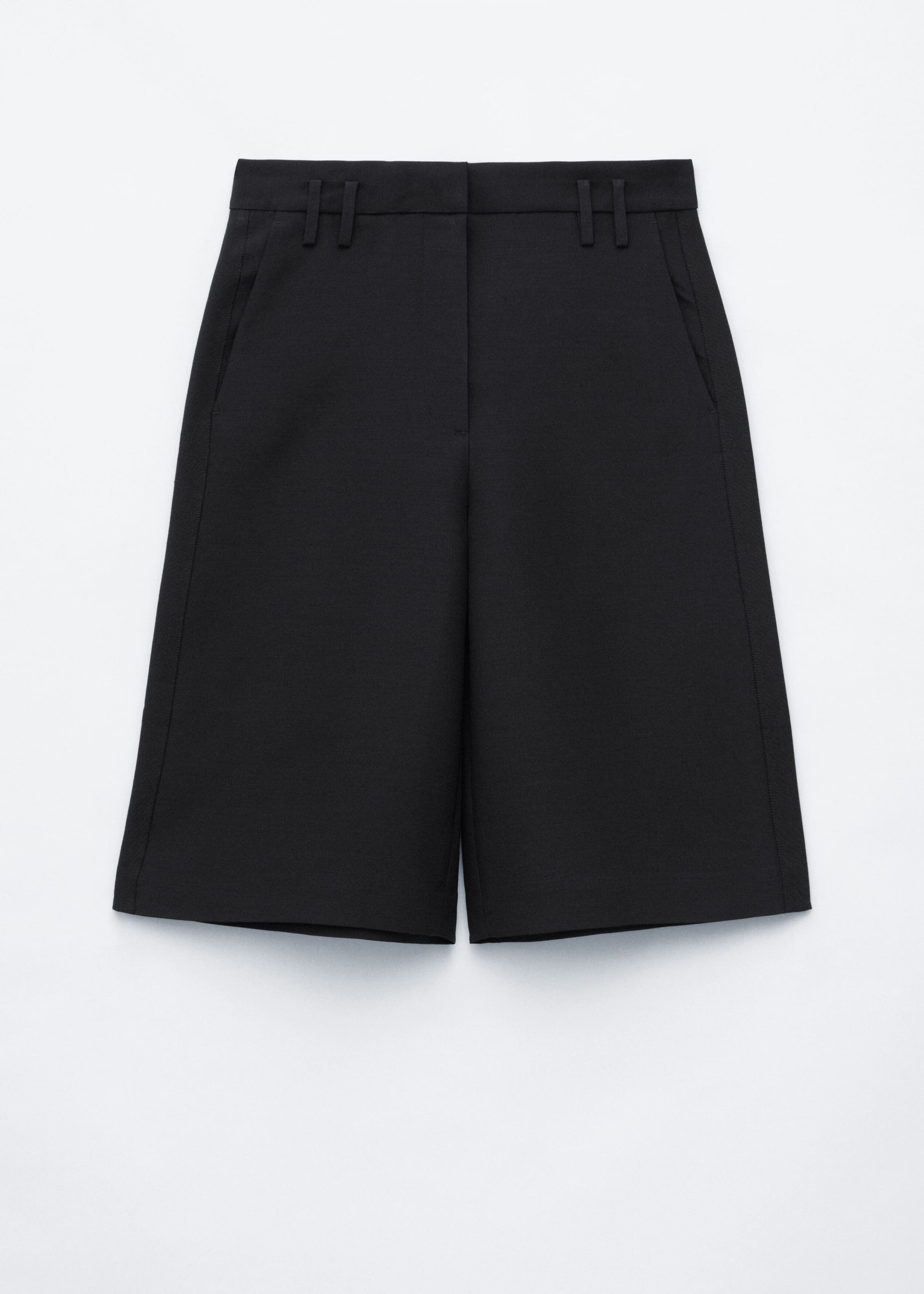 Low Waist Bermuda Shorts - Black - Still Life