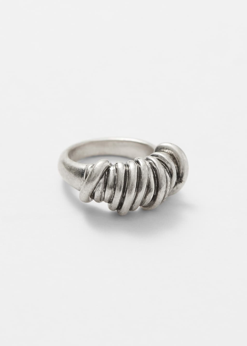 Ring med oregelbunden design