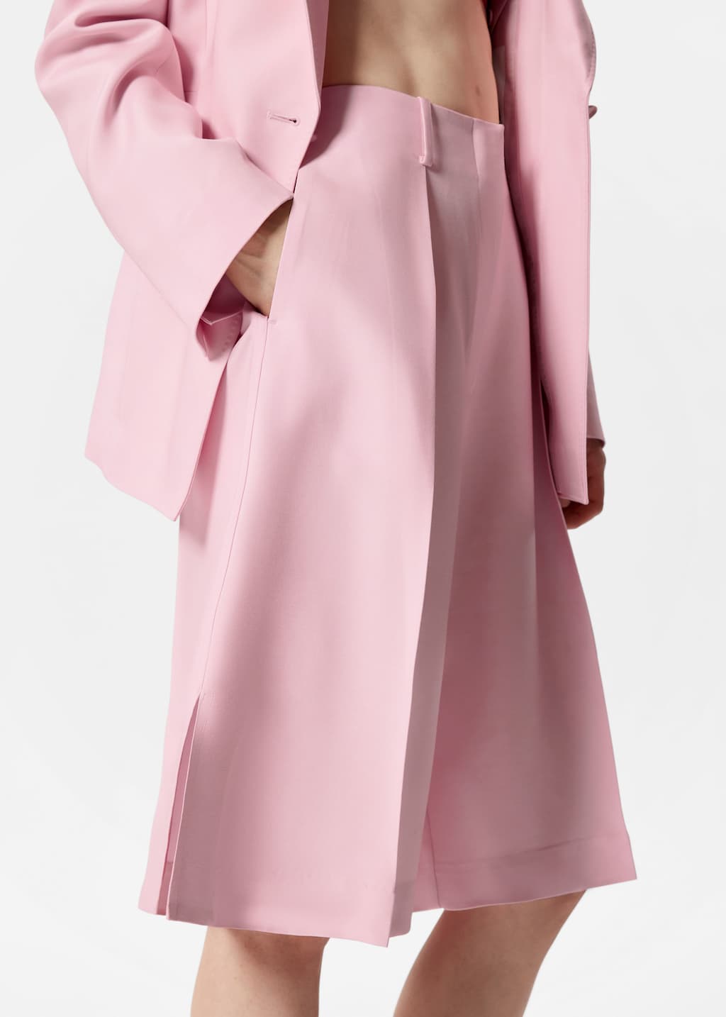 Plisowane bermudy – Pastelowy różowy – Lookbook