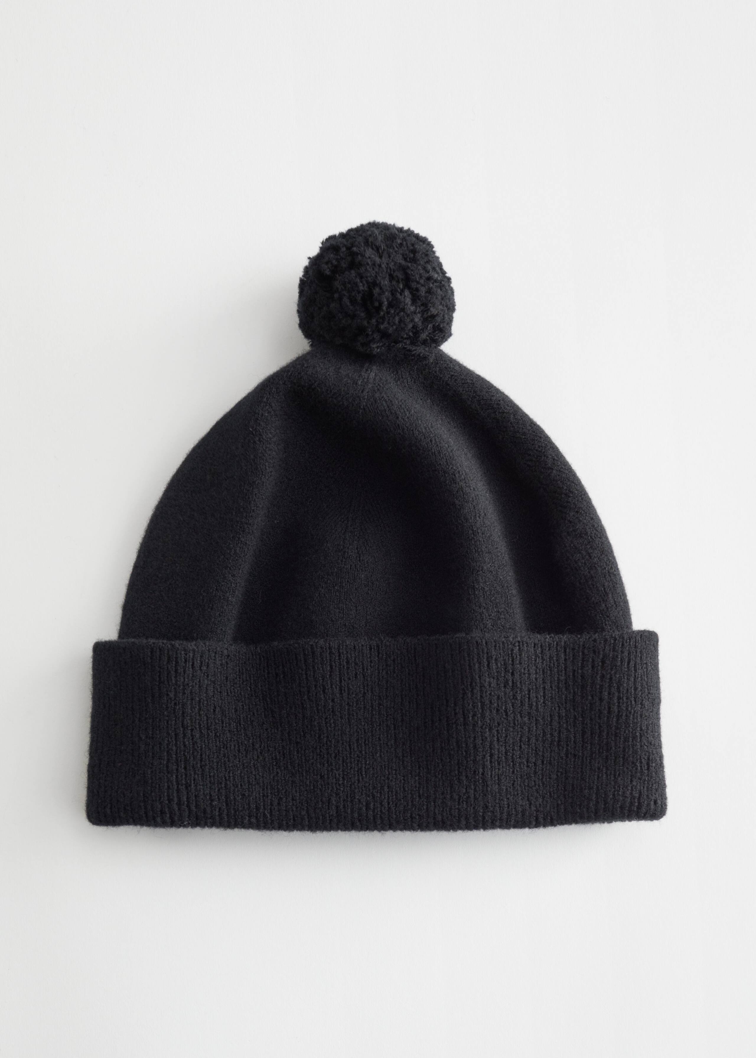 Pom Pom Wool Beanie - Brown - Natura morta