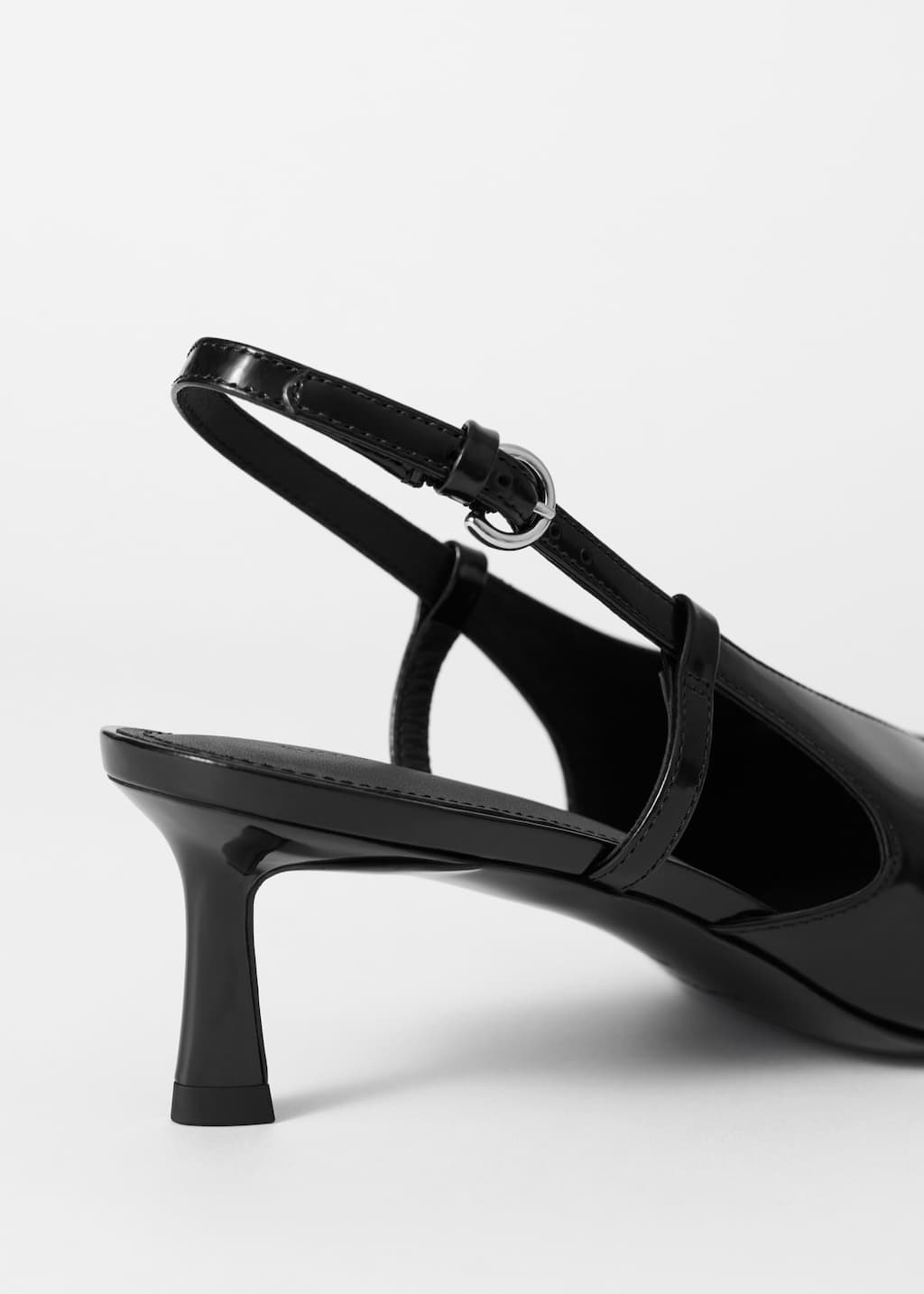 Image of Escarpins classiques à bride arrière en cuir
