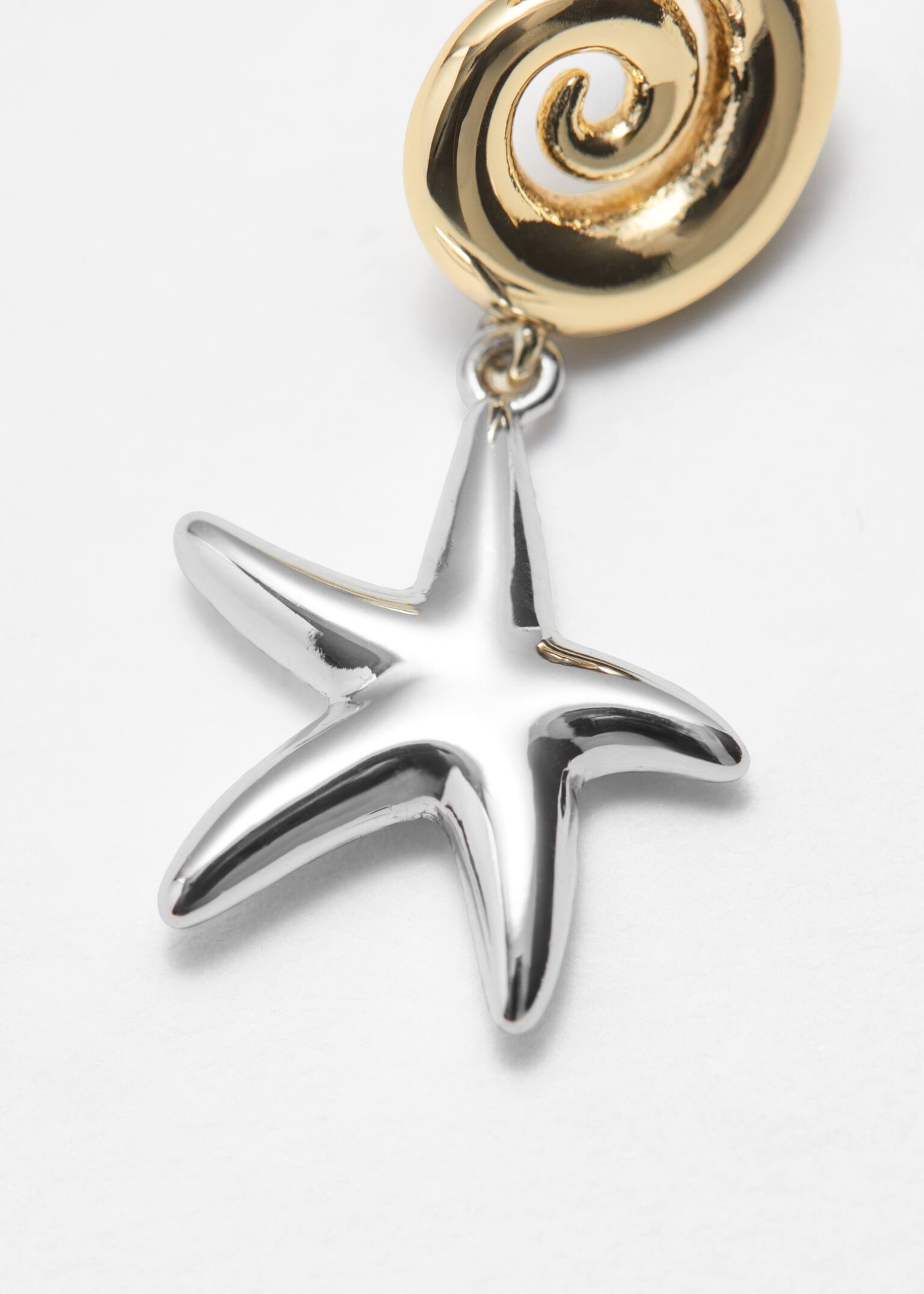 עגילי תליון מסתובבים עם תליון כוכב - כסף/זהב - 2