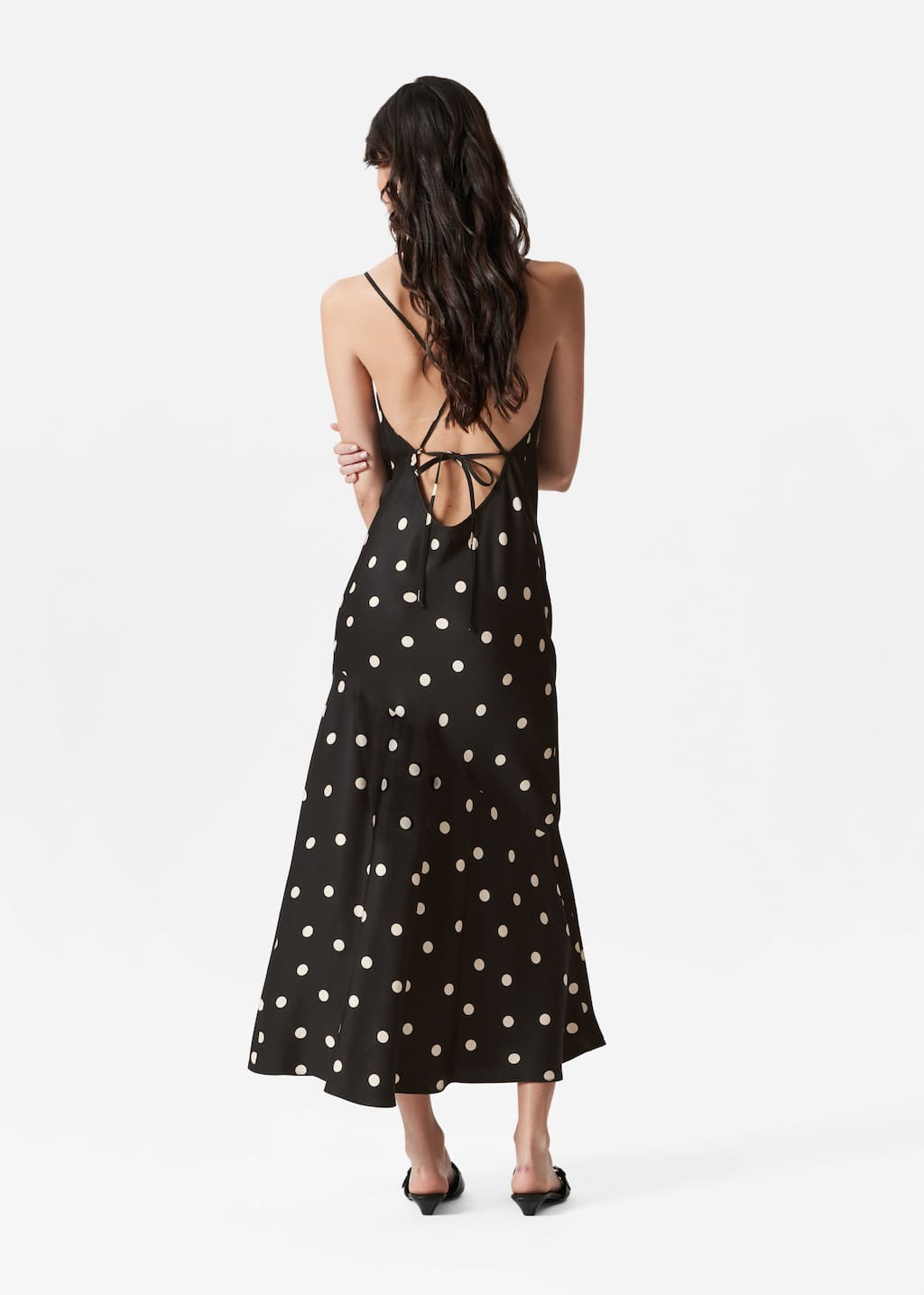 Midilång slipklänning i satin – Leopardmönster – lookbook