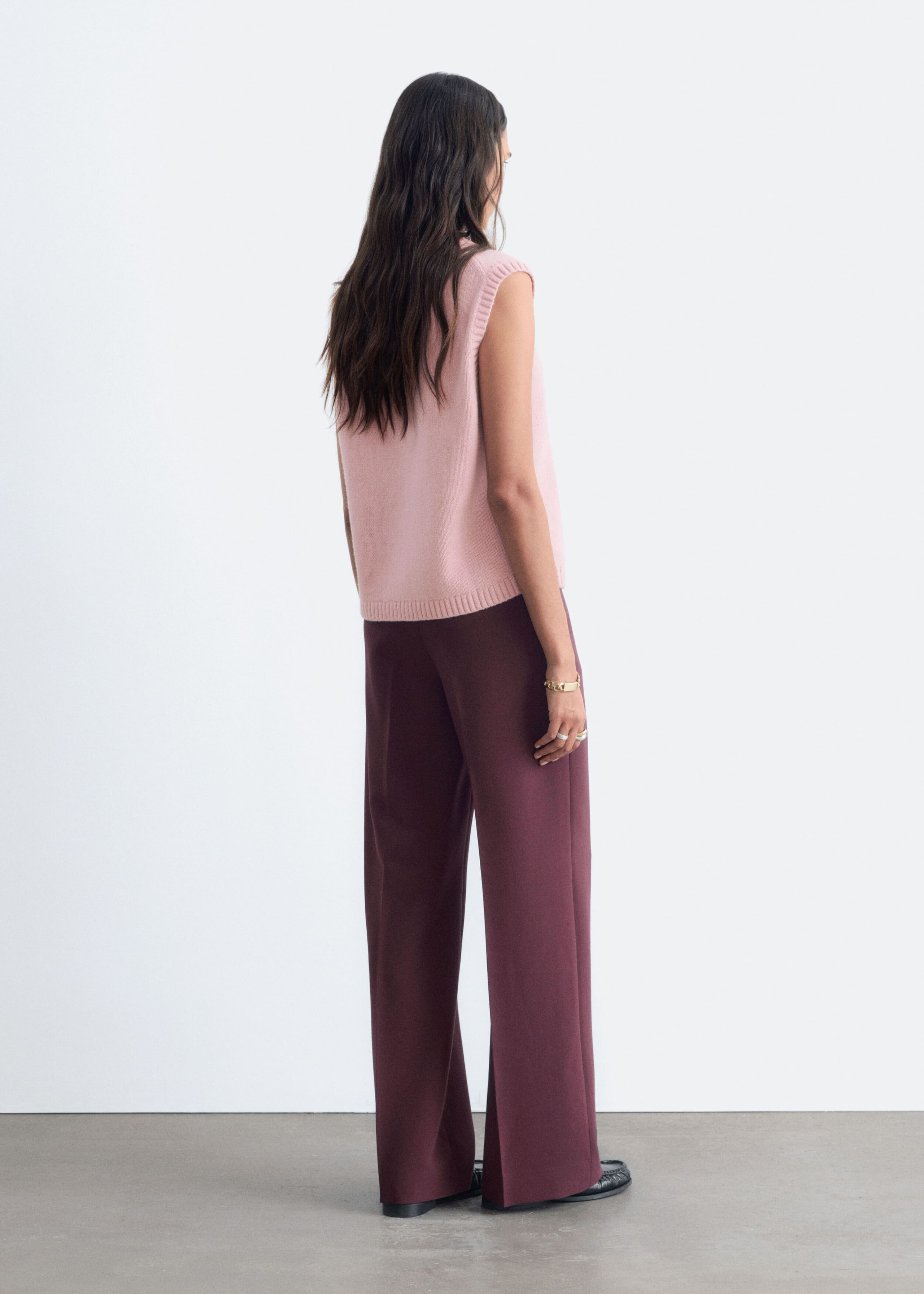 Loose-Fit Tailored Trousers - Dark Red - Lookbook