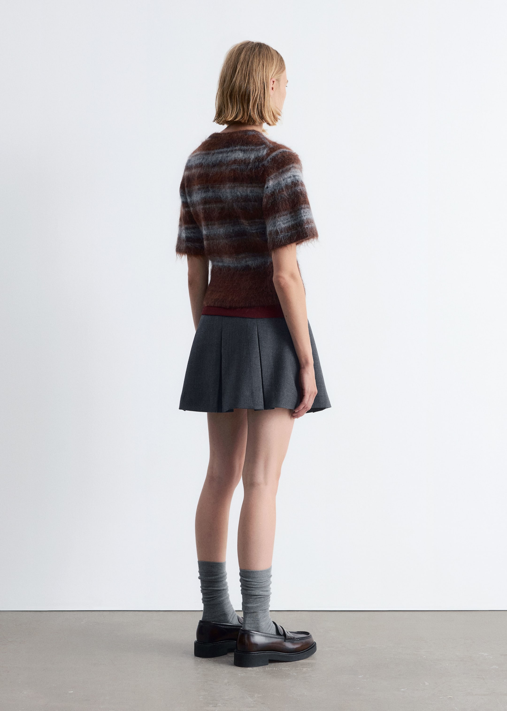 Visa större bild: Stickad t-shirt med borstad yta - Brun-/blårandig - DAM | H&M SE 5