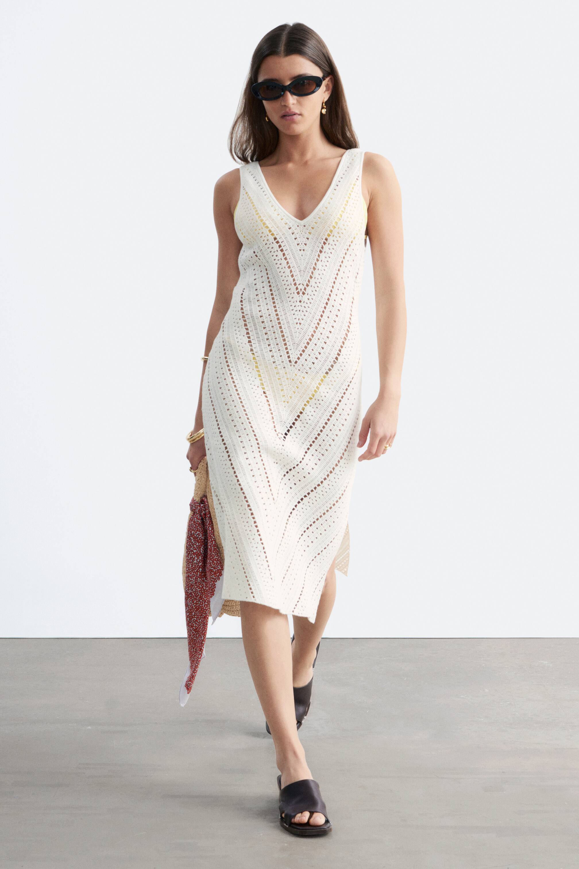 Größeres Bild ansehen: Midi-Häkelkleid mit V-Ausschnitt - Weiß - Ladies | H&M DE 1