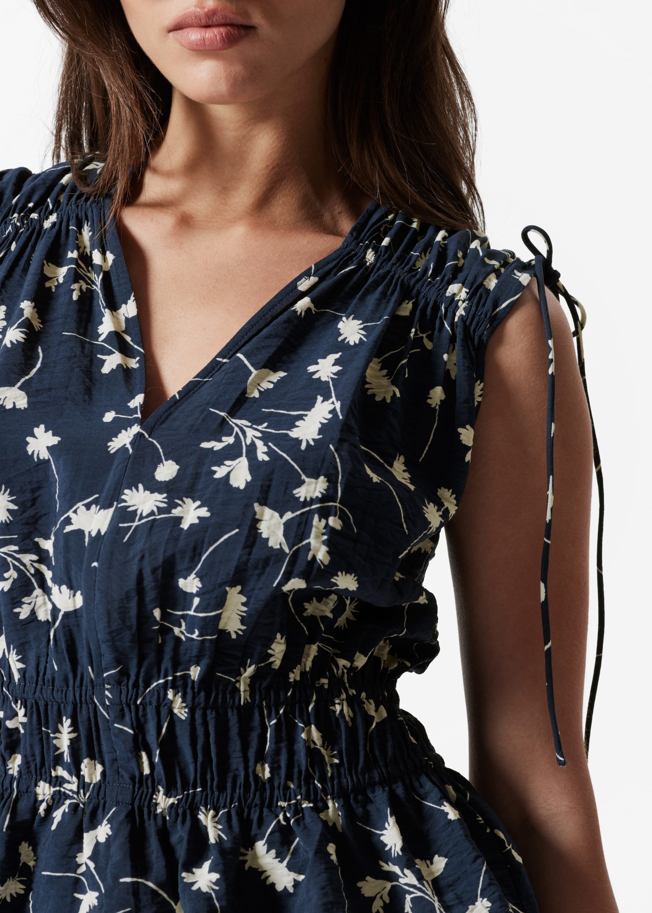 Größeres Bild ansehen: Oberteil mit Raffungen - Navyblau/Gemustert - Ladies | H&M DE 3