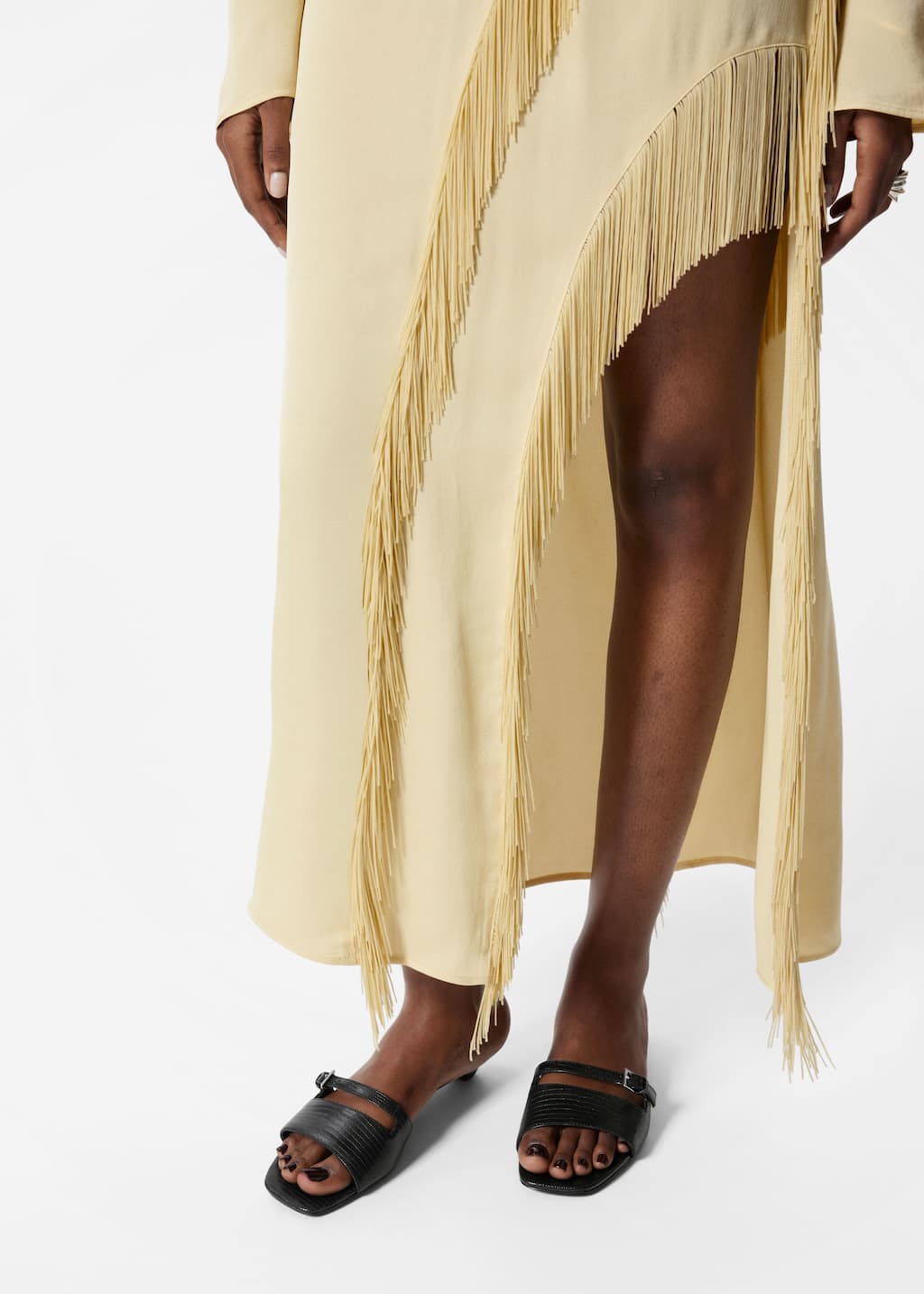 Maxi abito con frange - Giallo chiaro - Lookbook