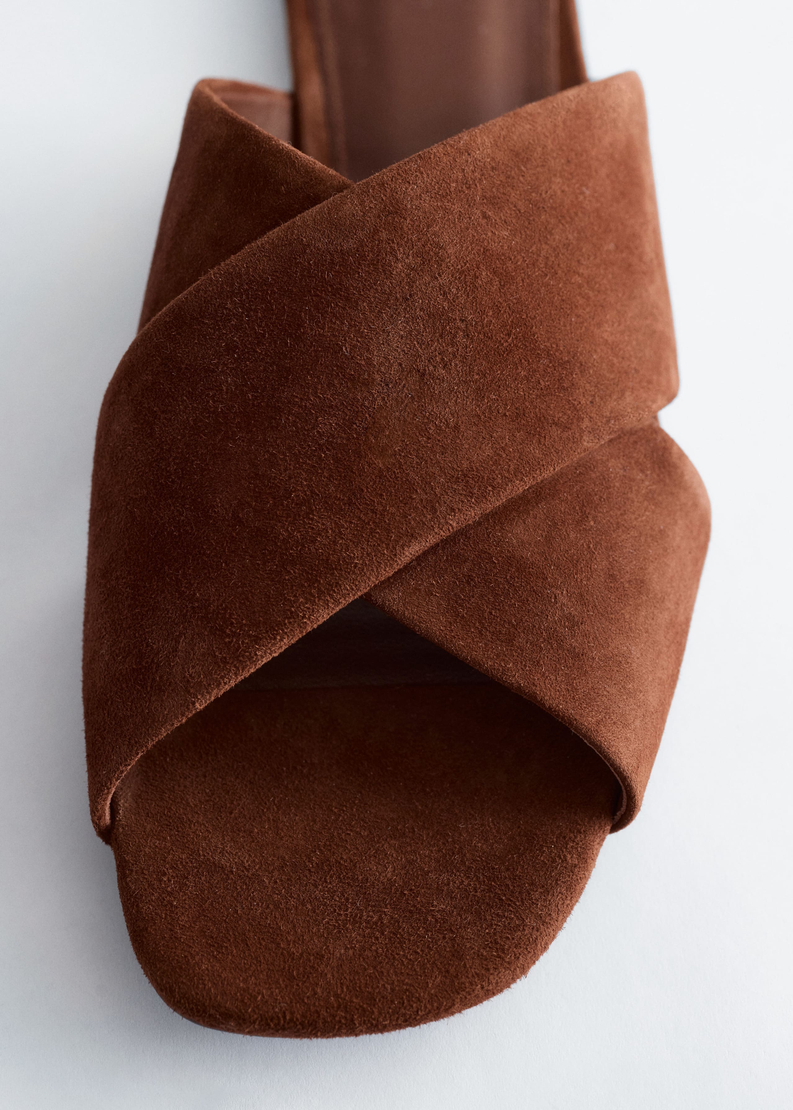 Image of Sandali incrociati in pelle scamosciata