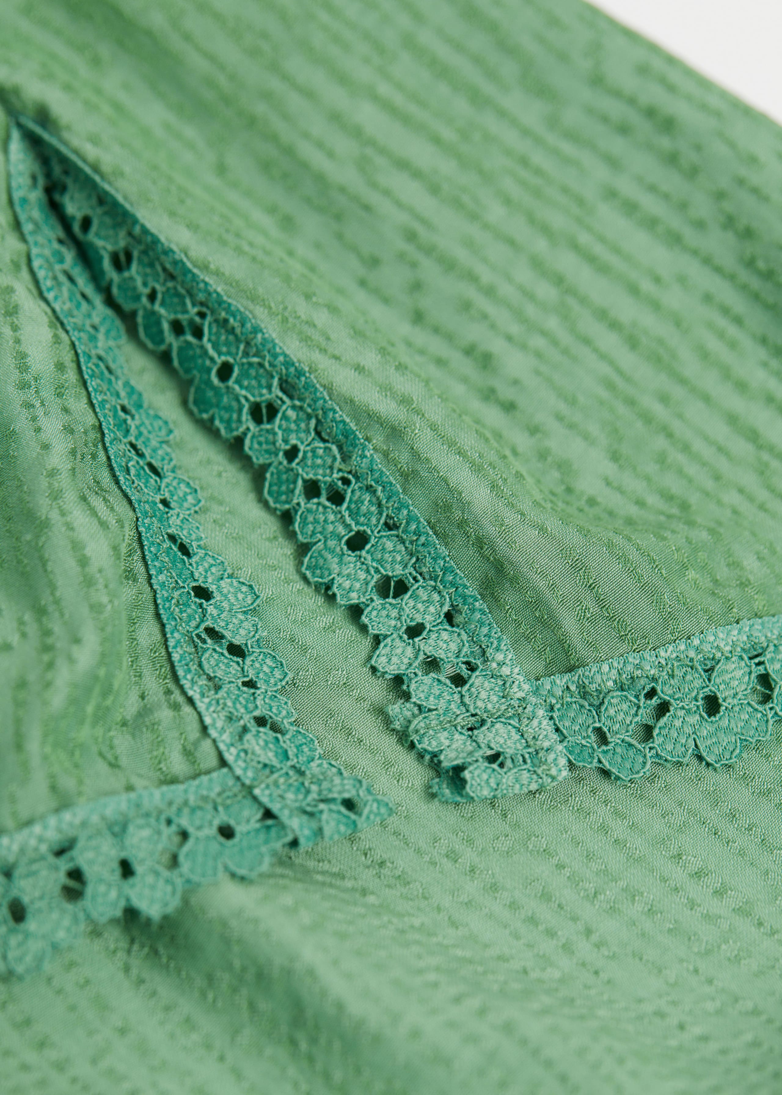 Relaxed High Waisted Briefs - {{variantName}} - Descriptive Detail