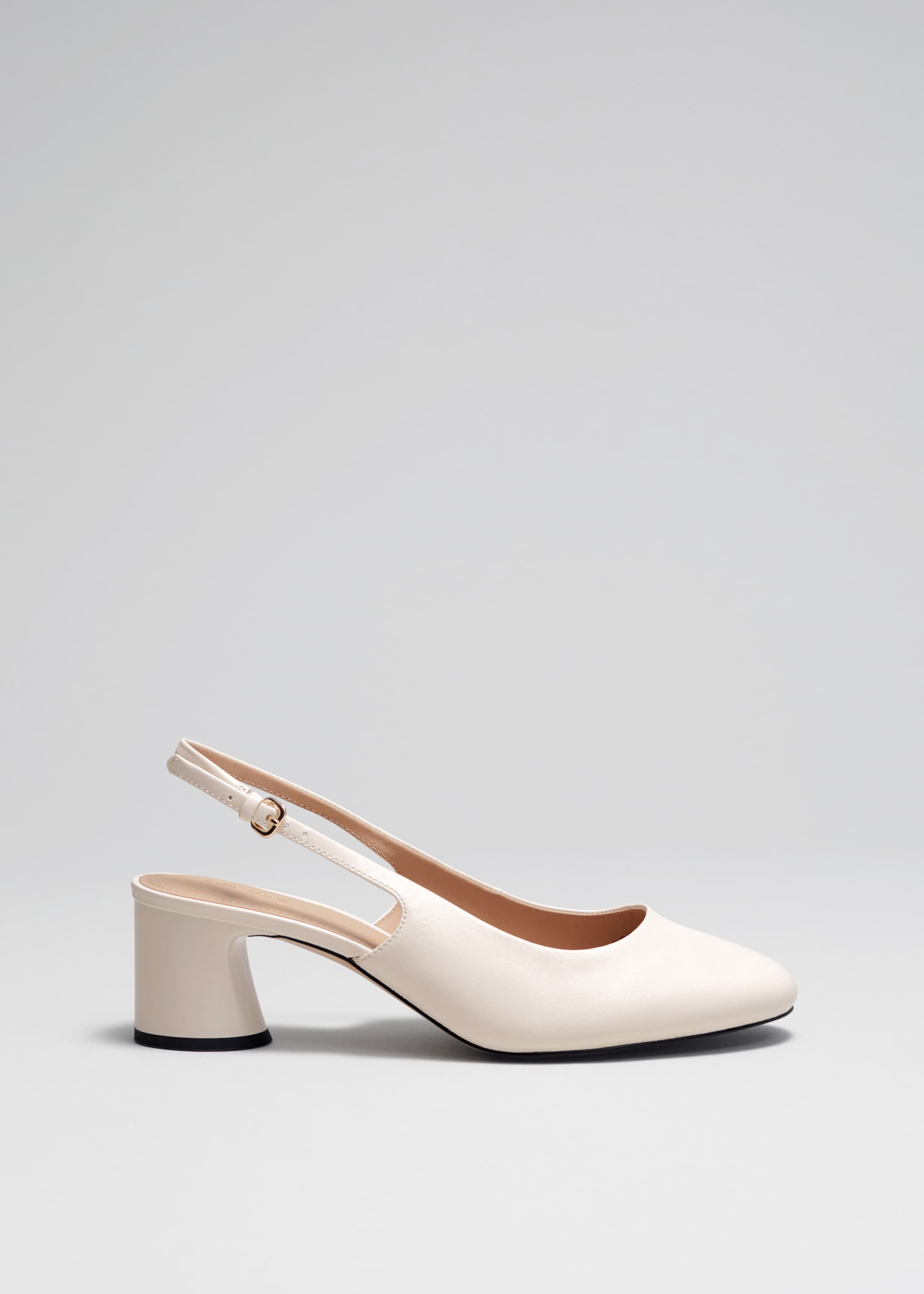 Grotere afbeelding bekijken: Leren pumps met hielbandje en blokhak - Crème - DAMES | H&M NL 1