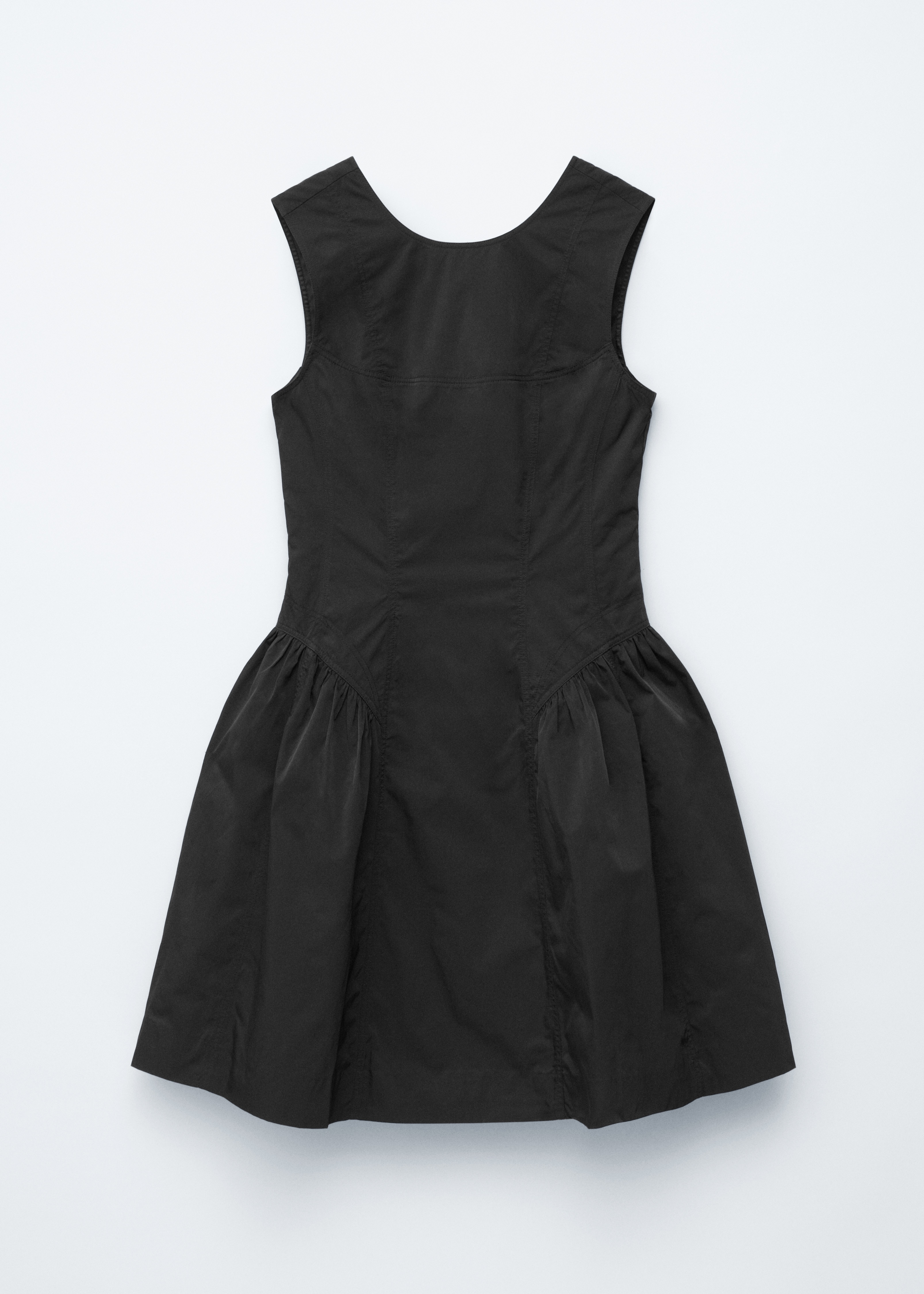 Minikleid mit Schößchen - Schwarz