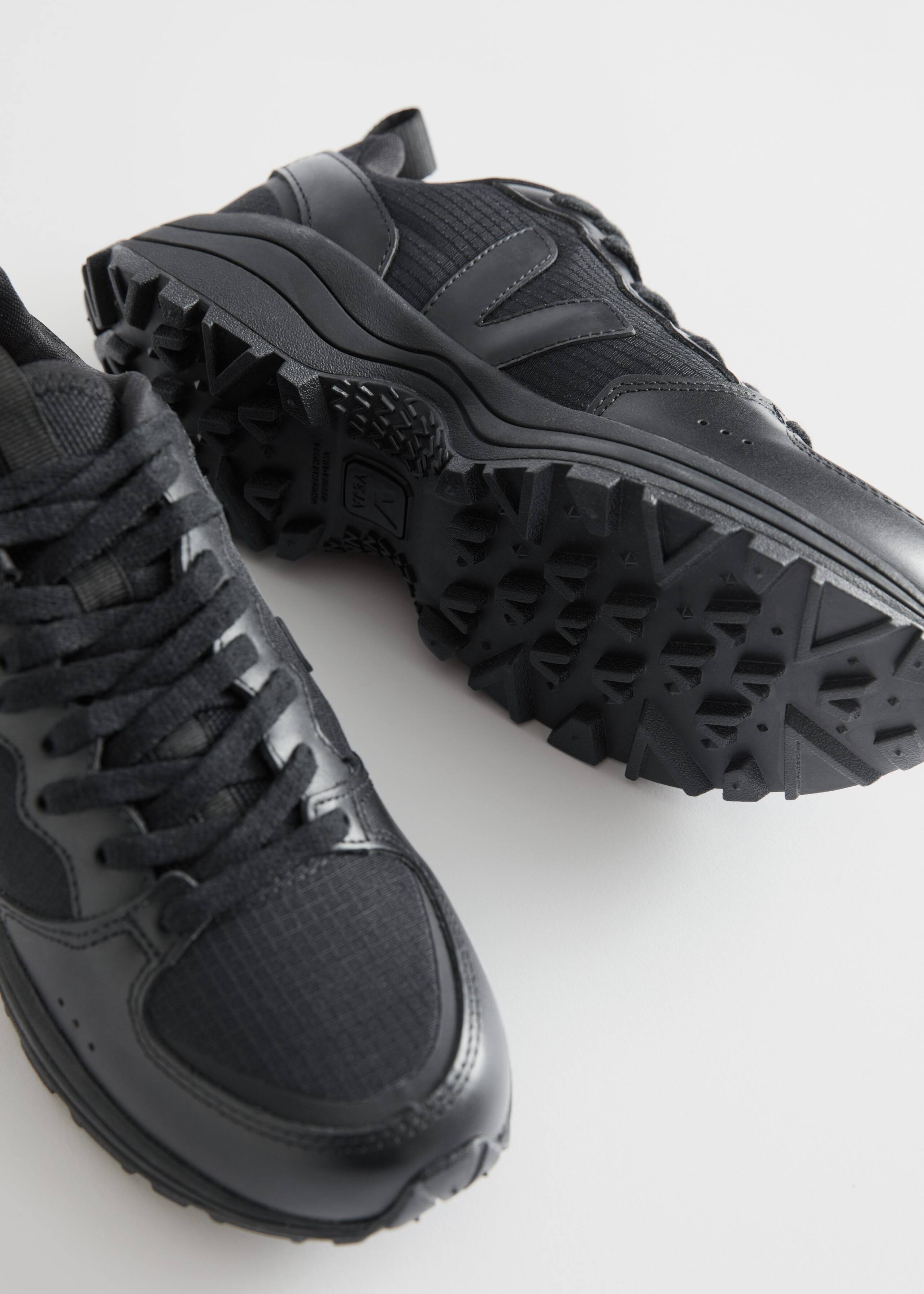 Veja Venturi - {{variantName}} - Descriptive Detail