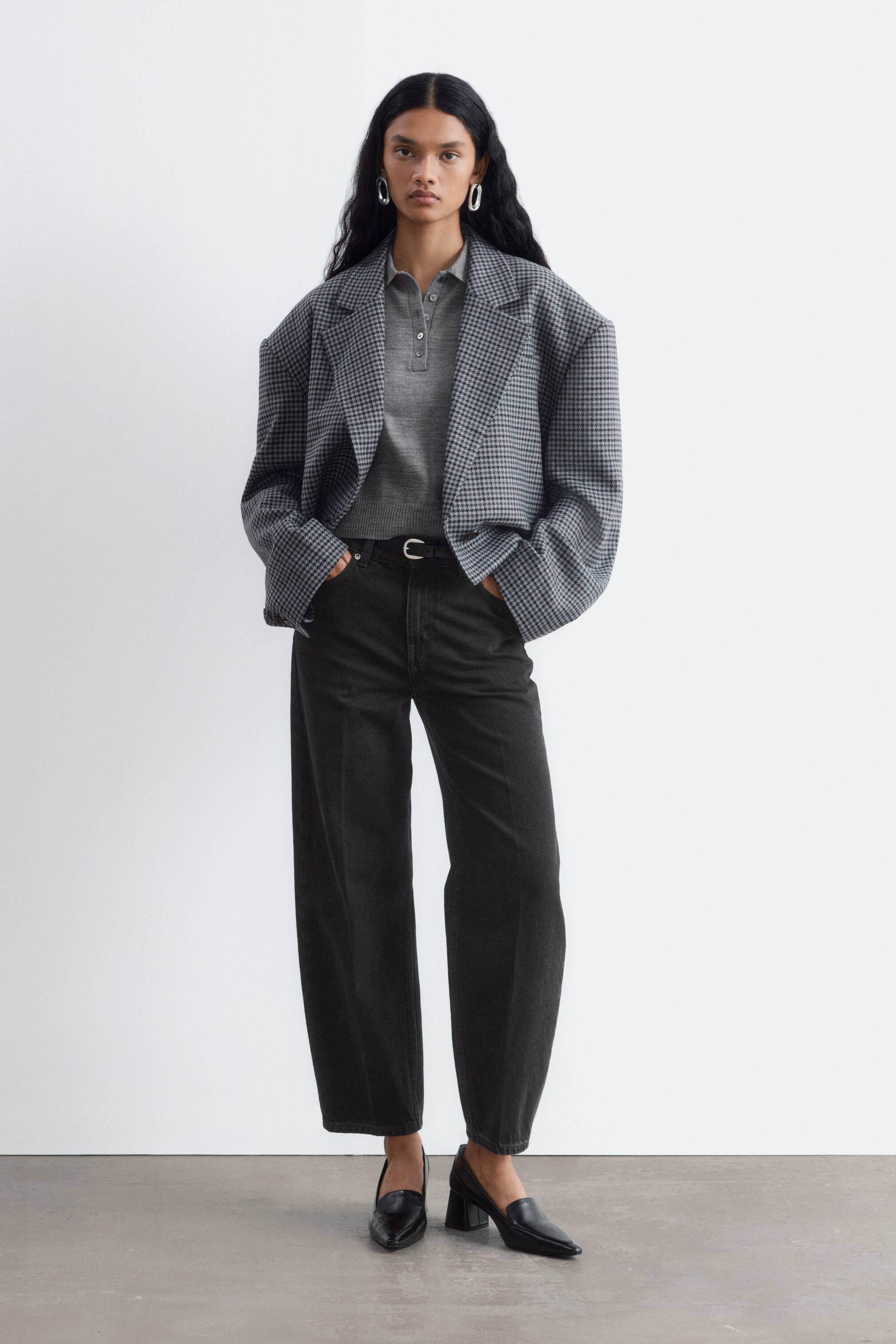 Visa större bild:  Jeans med avsmalnande ben - Svart - DAM | H&M FI 1