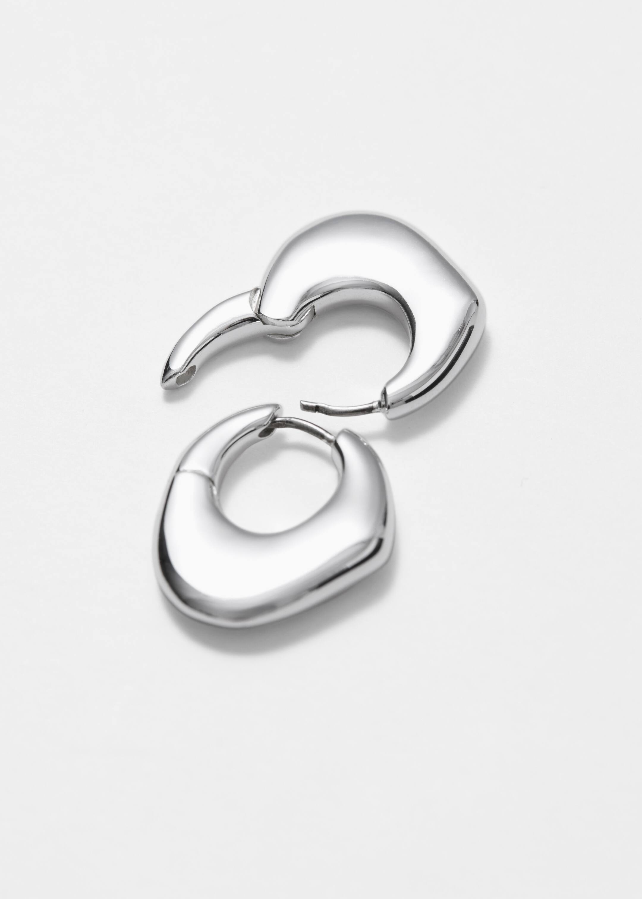 Größeres Bild ansehen: Unregelmäßig geformte Creolen - Silber - Ladies | H&M DE 3