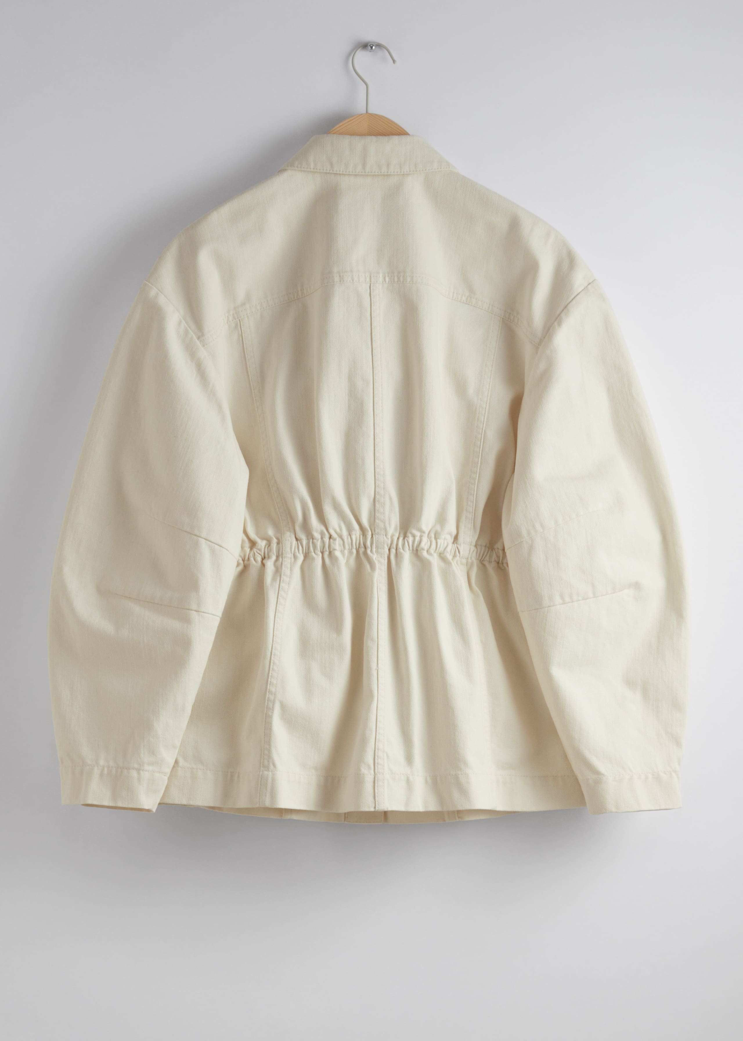 Jeansjacke mit Raffung - Weiß - Stillleben