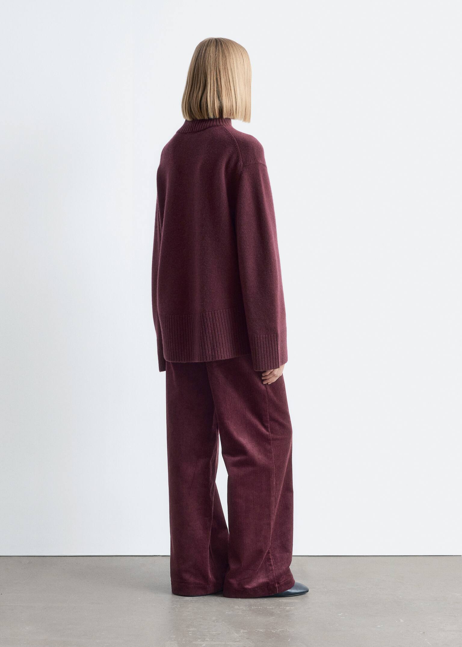 Oversized-Wollpullover mit Rollkragen - Weinrot/Dunkles Graubraun/Braun - 6