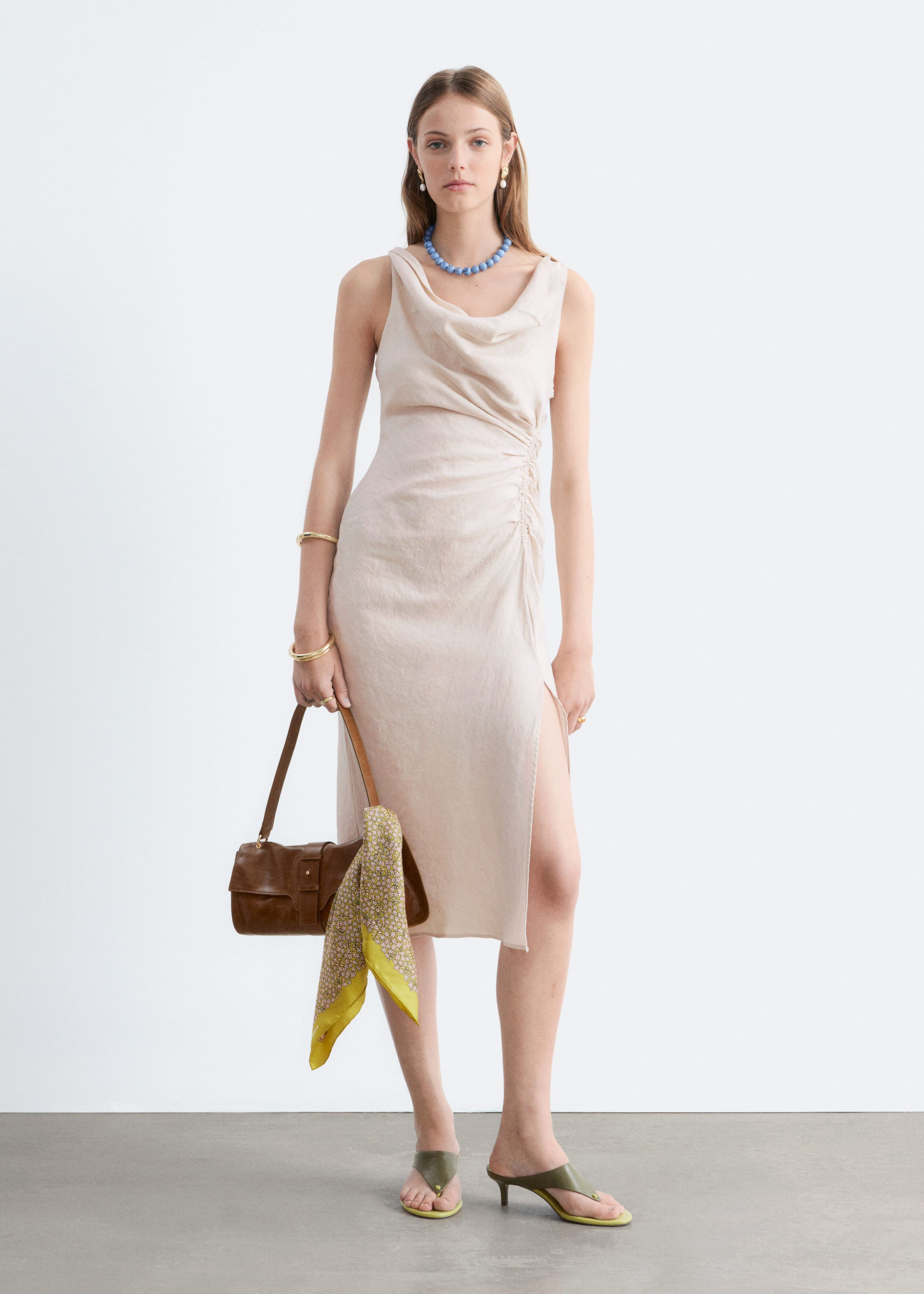 Twist-Strap Linen Midi Dres - Dark Brown - Lookbook