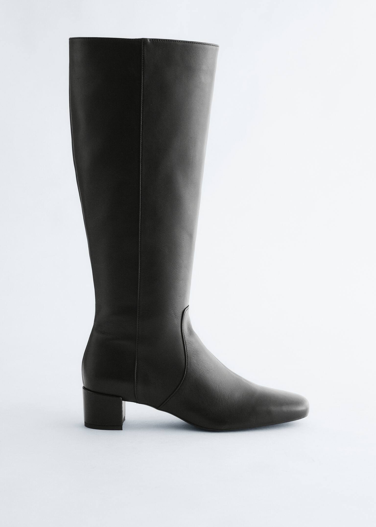 Botas de piel hasta la rodilla con tacón - Negro/Patente negra