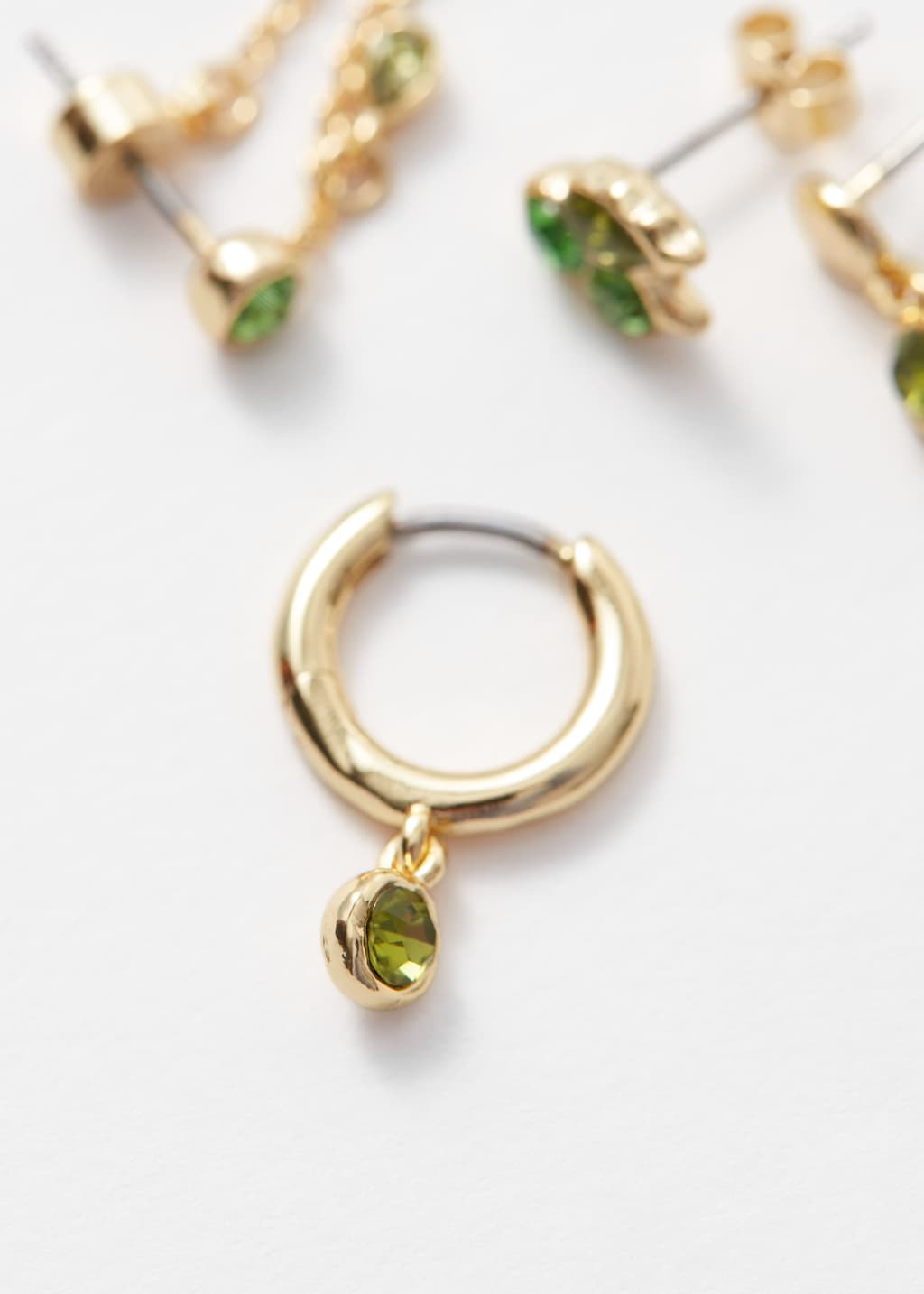 Image of Conjunto de pendientes de cristal