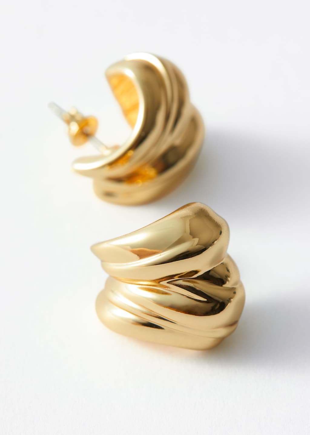 Chunky Sculptural Hoops - {{variantName}} - Descriptive Detail