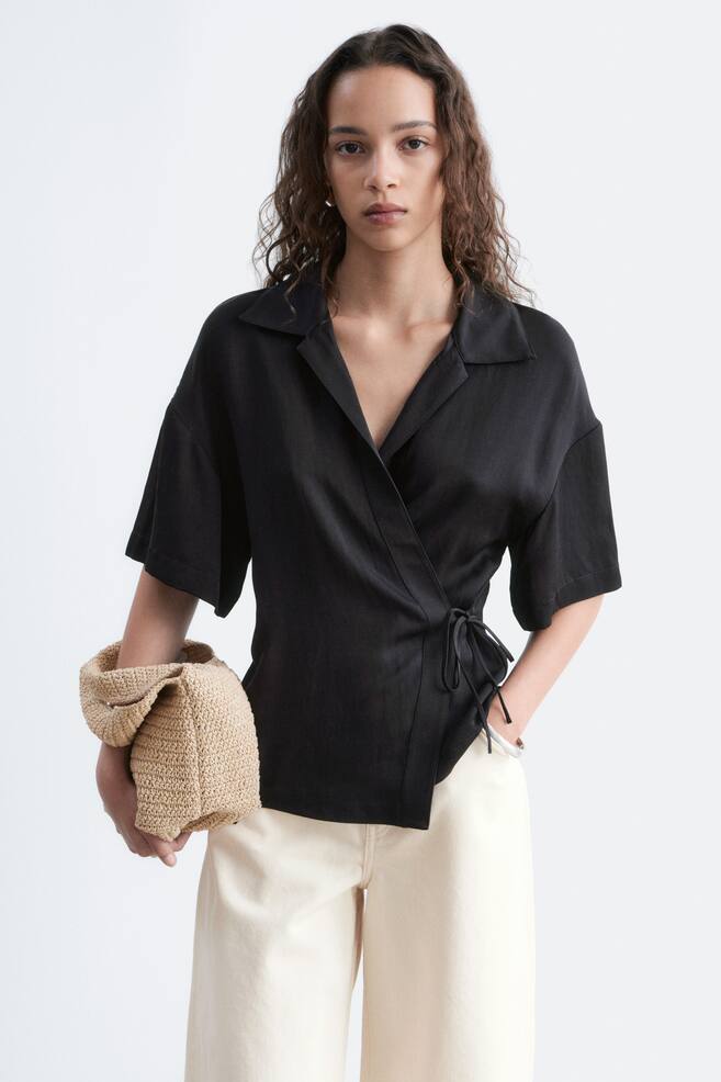 Camisa de manga curta com atilhos - Preto/Castanho-avermelhado - 1