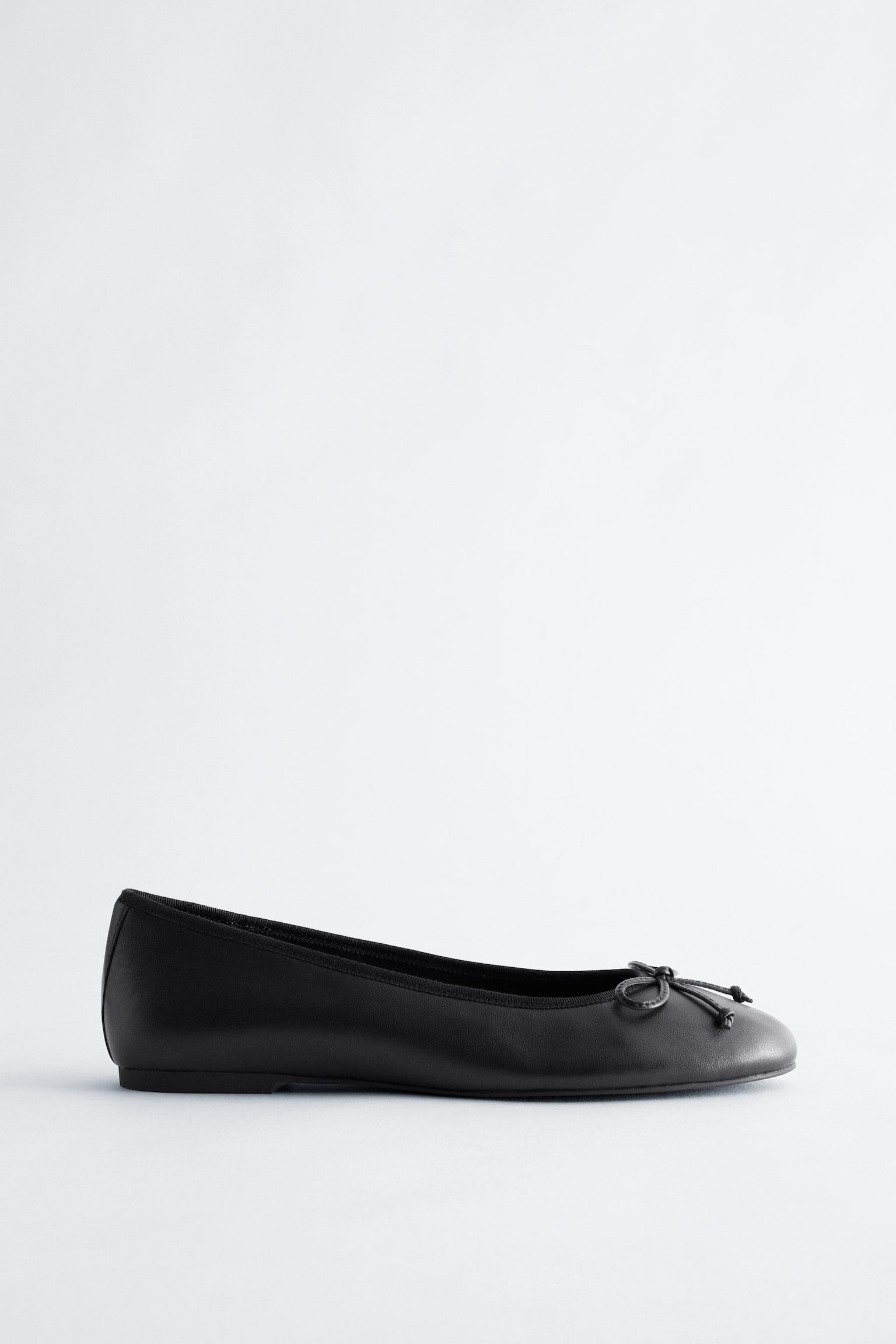 Leather Ballet Flats - שחור/ורוד בהיר - 1