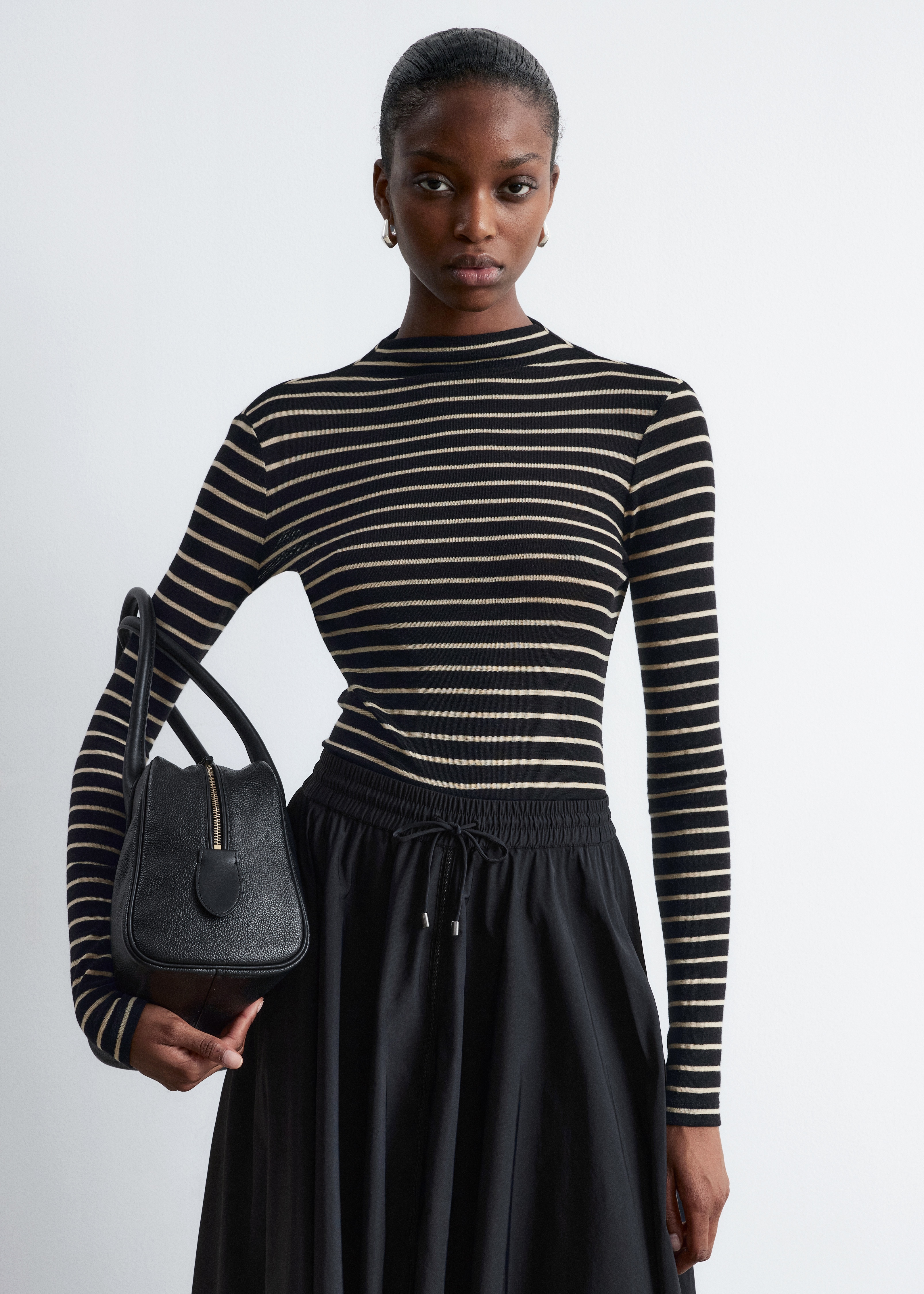 Oberteil mit Stehkragen - Schwarz/Beige gestreift