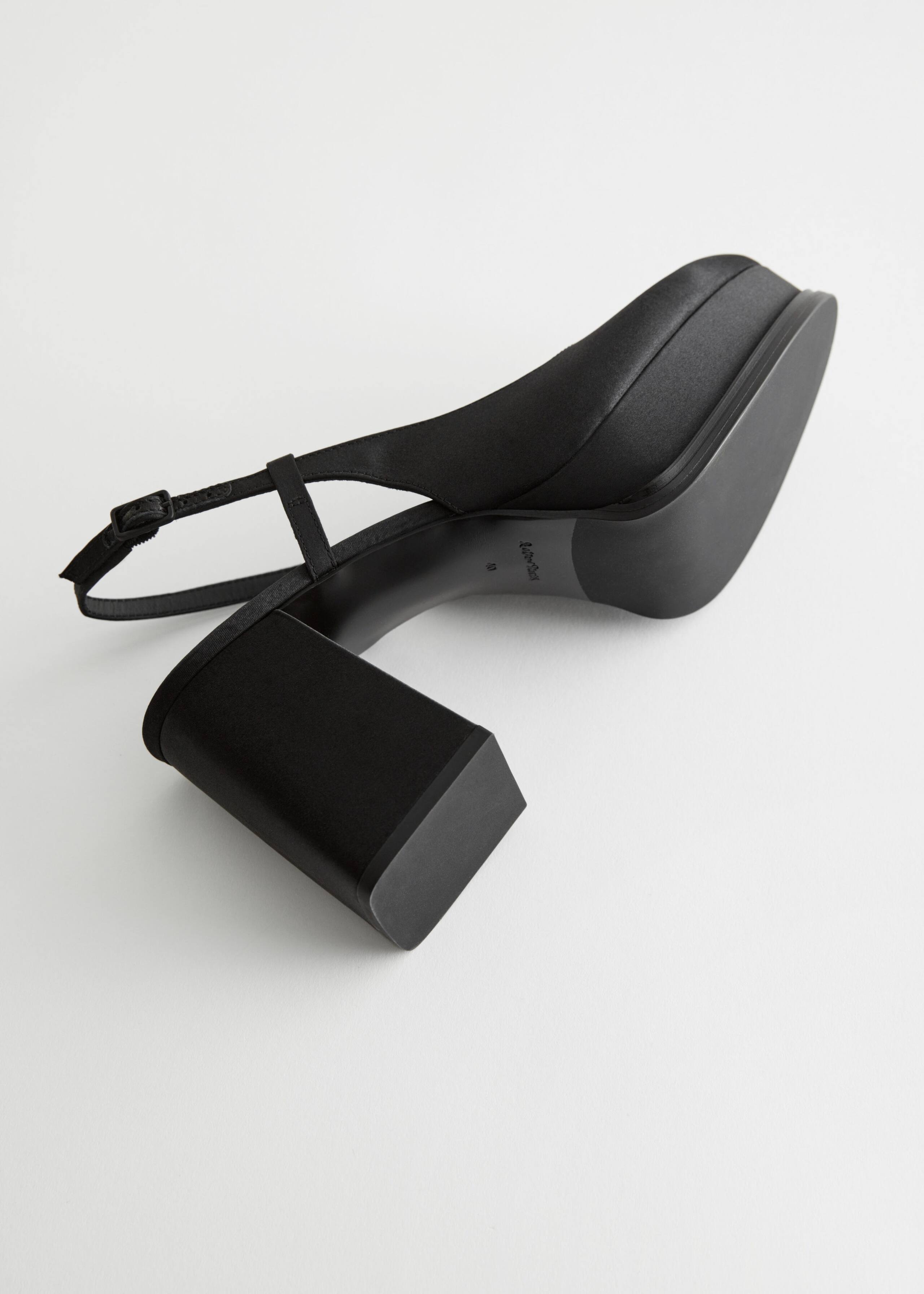 SatinPlatformSandals - {{variantName}} - Descrizione dettagliata