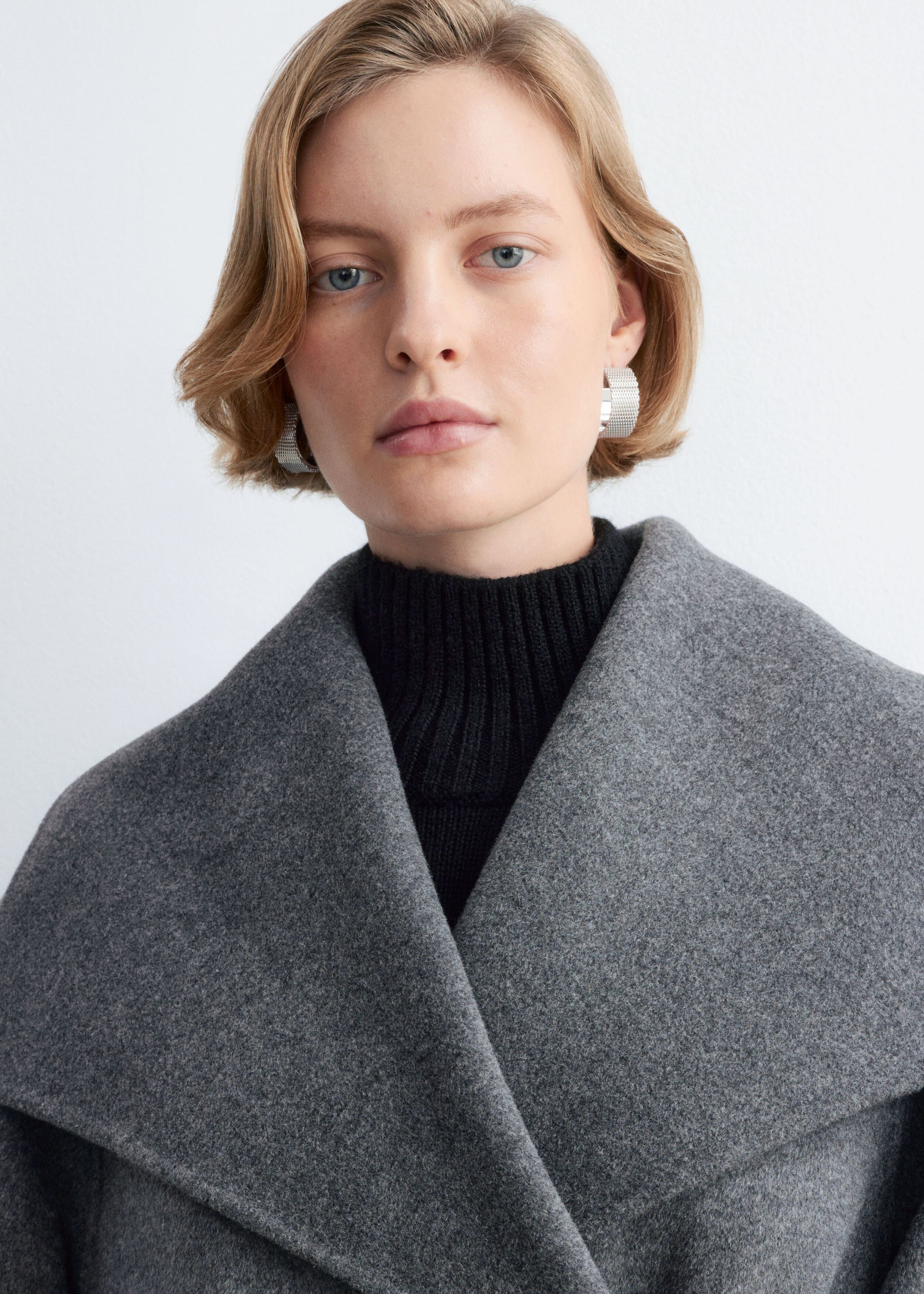 Wollen maxi-jas met sjaalkraag - Donkergrijs - Lookbook