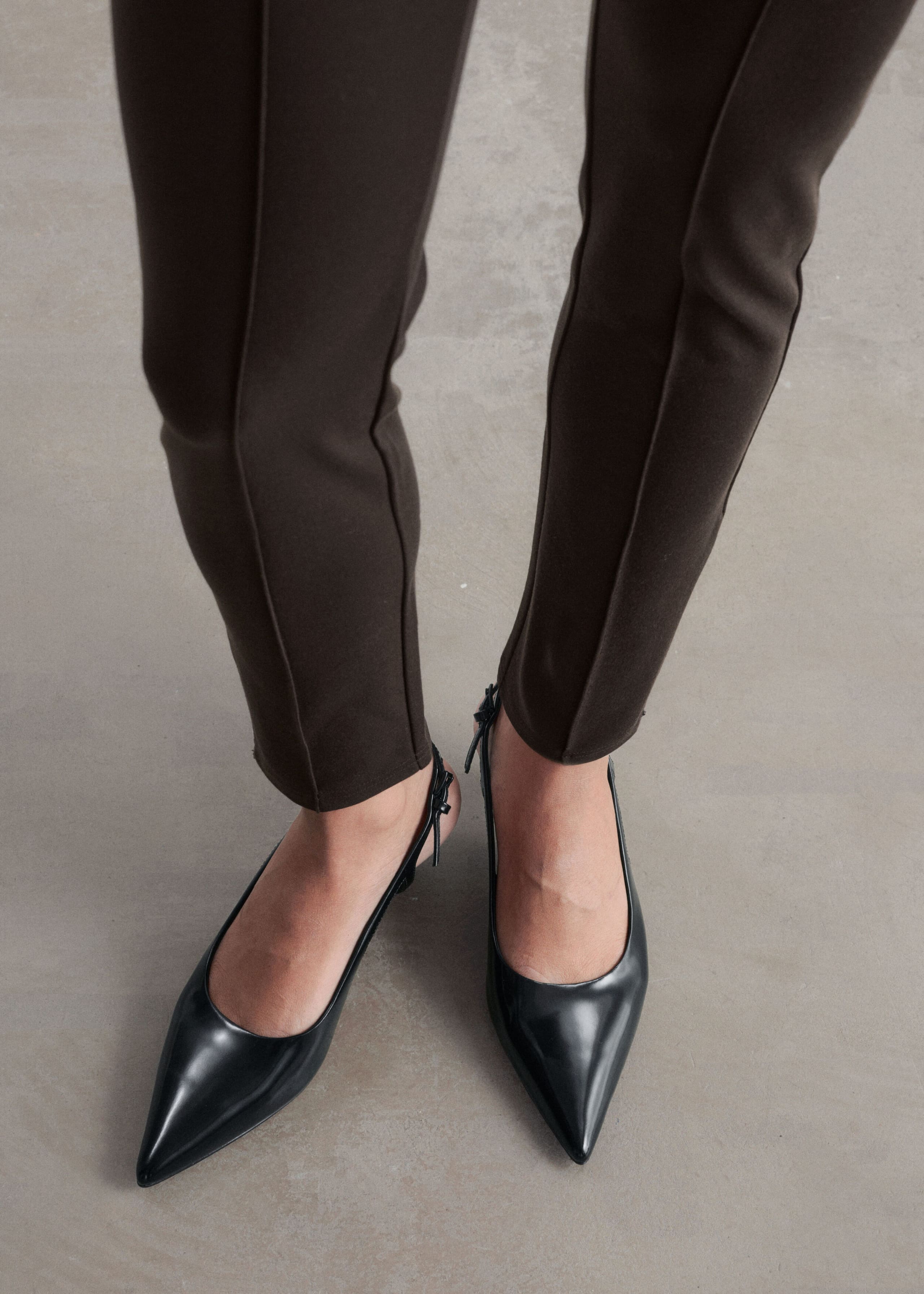 Jersey Pintuck Leggings - Dark Brown - Lookbook