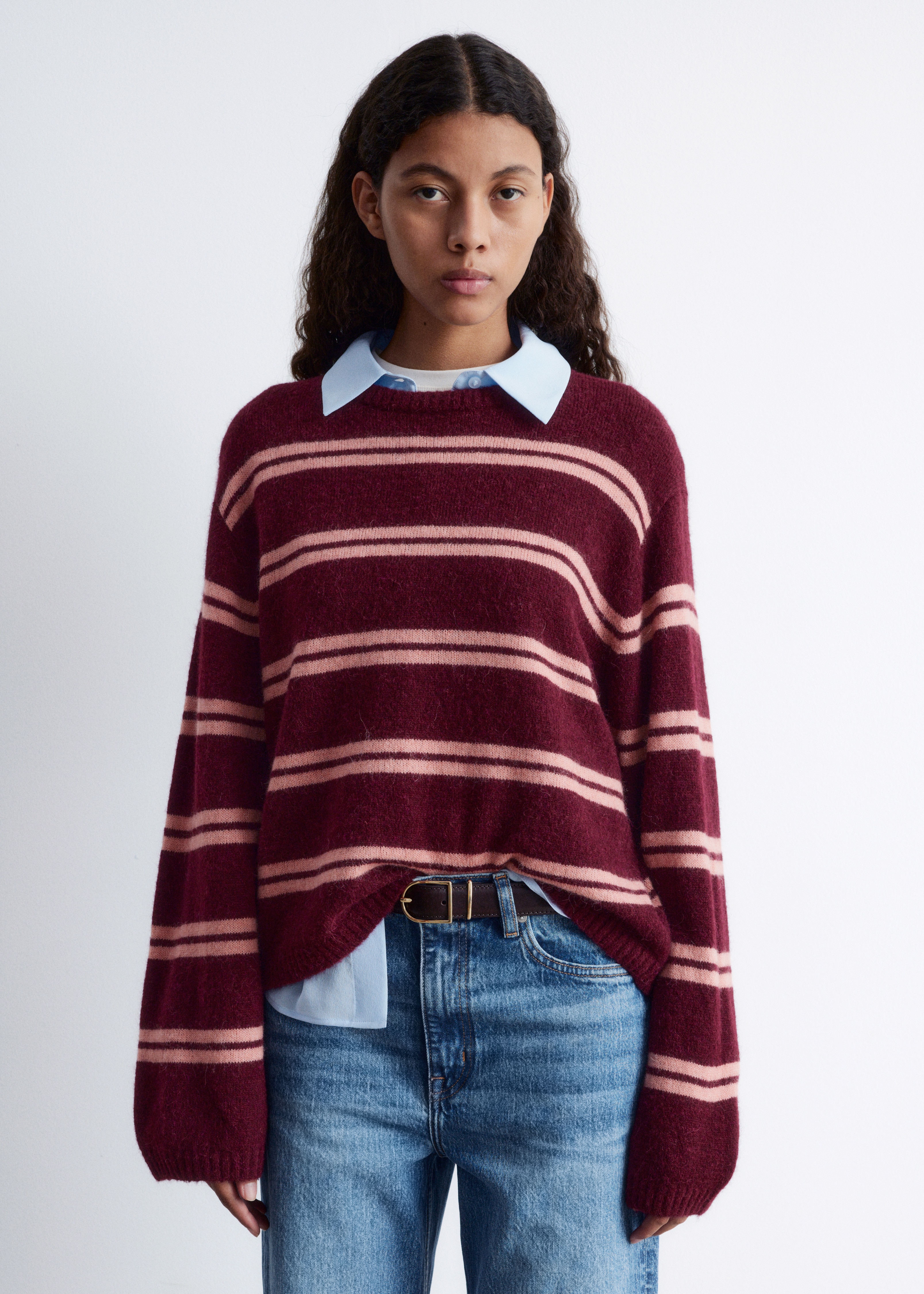 Strikket genser i alpakkablanding - Mørkerøde/rosa striper/Rød/Mørkeblå/Muldvarp/Gul