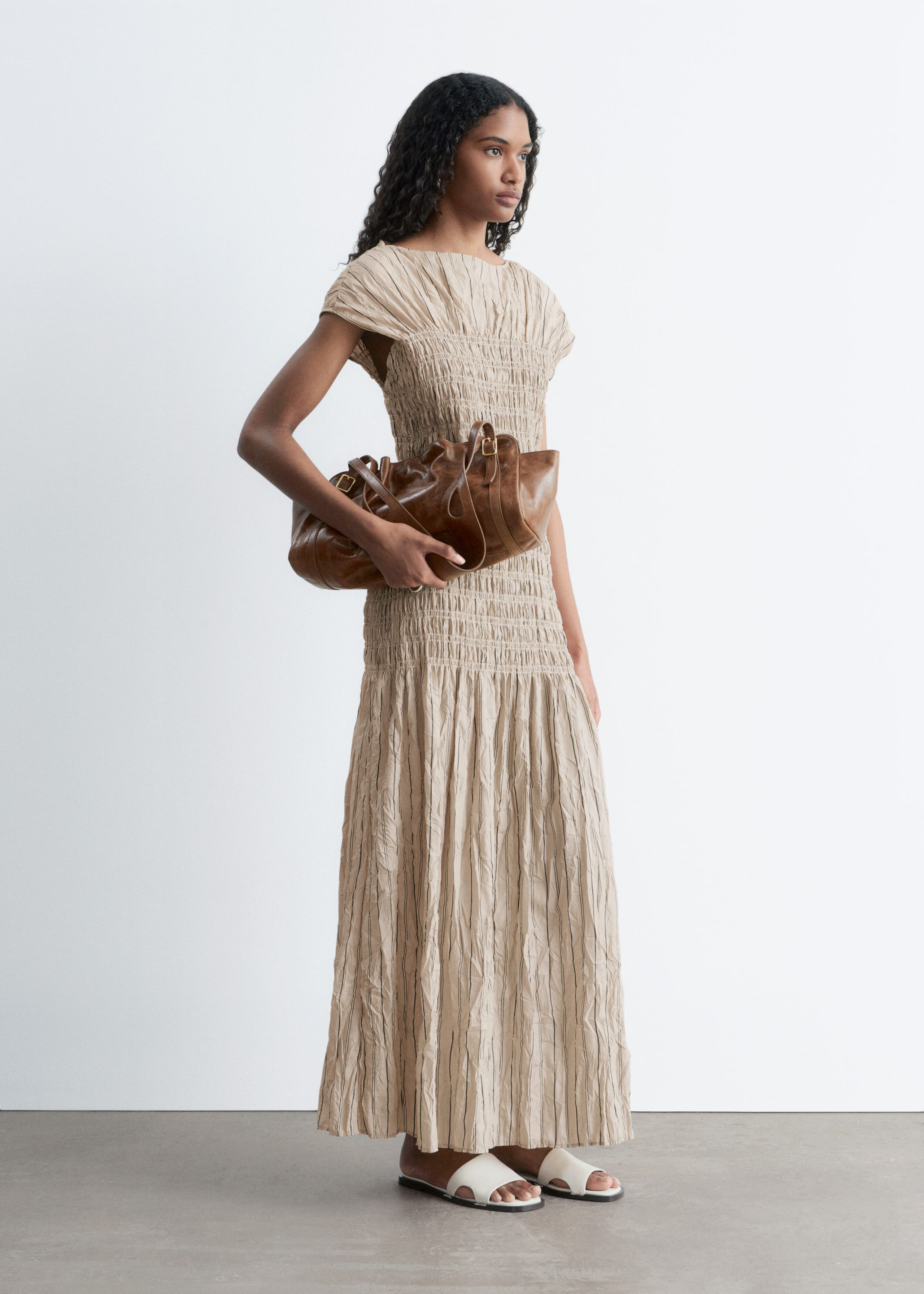 Image of Maxivestido fruncido con nido de abeja