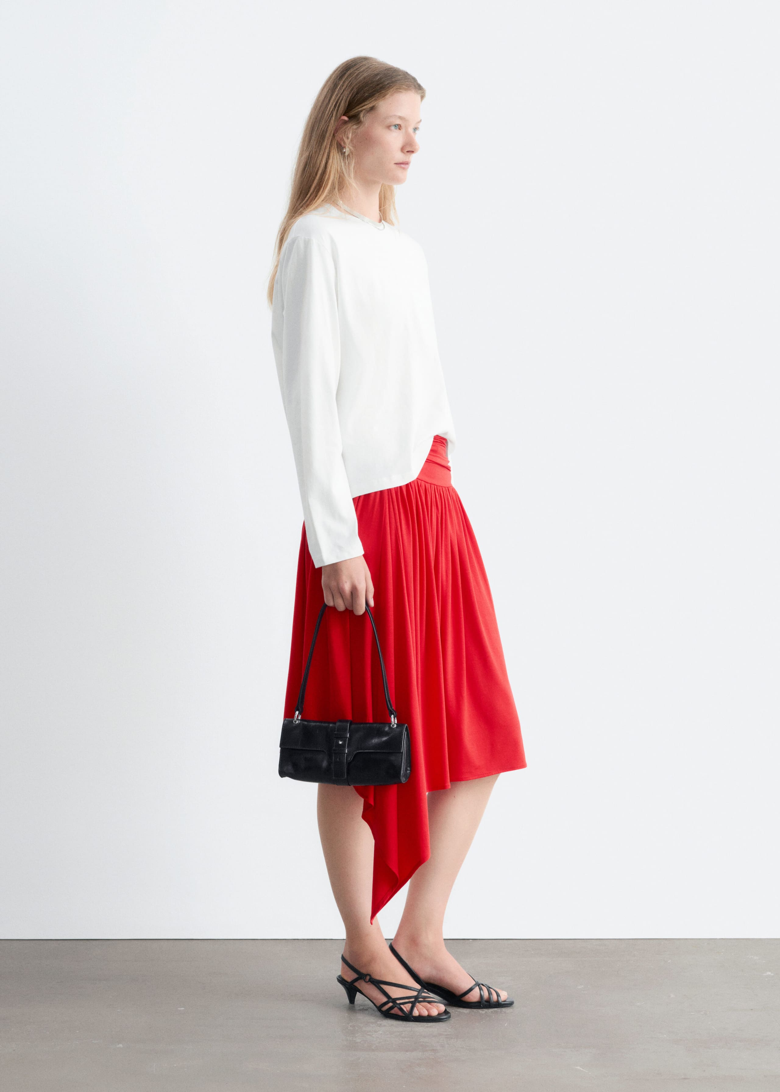 Geraffter Jersey-Midirock - Rot - Lookbook