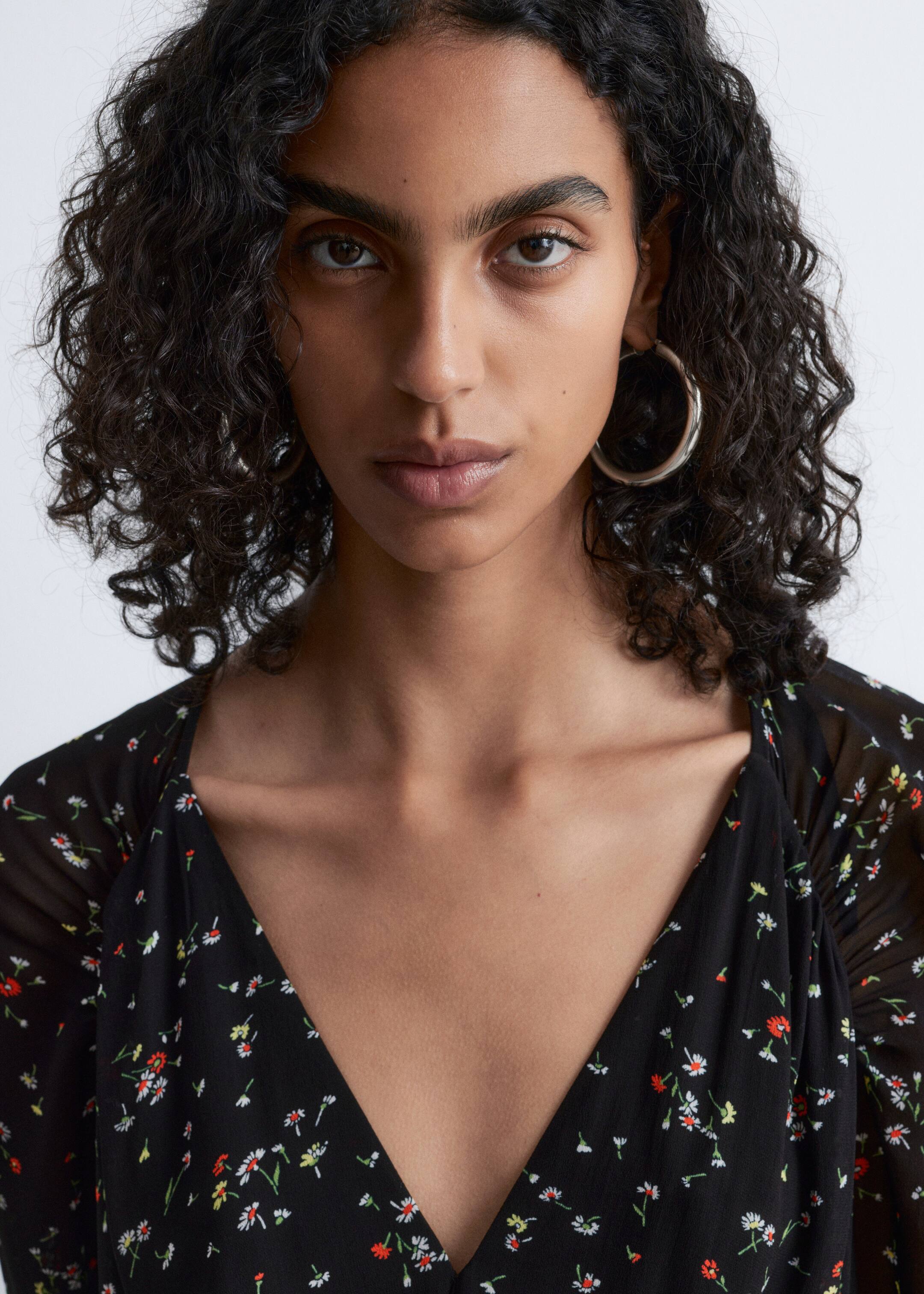 Ver imagen más grande: Maxivestido de manga larga con volantes - Negro/Floral - MUJER | H&M ES 3