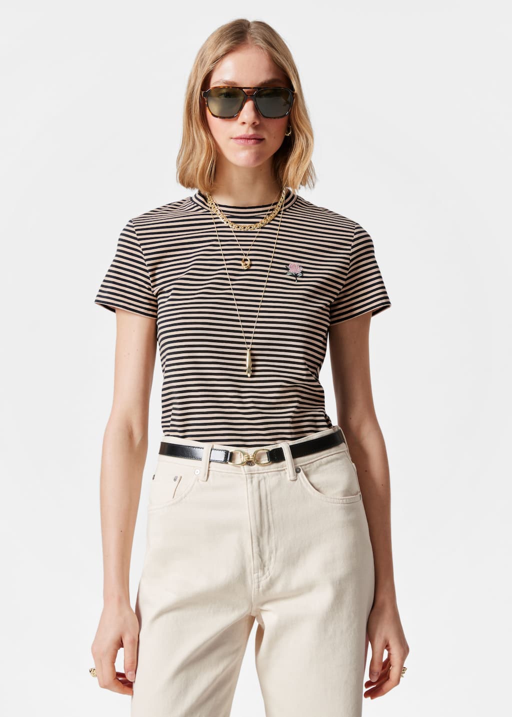Camiseta bordada - Rayas beige/negras - Lookbook