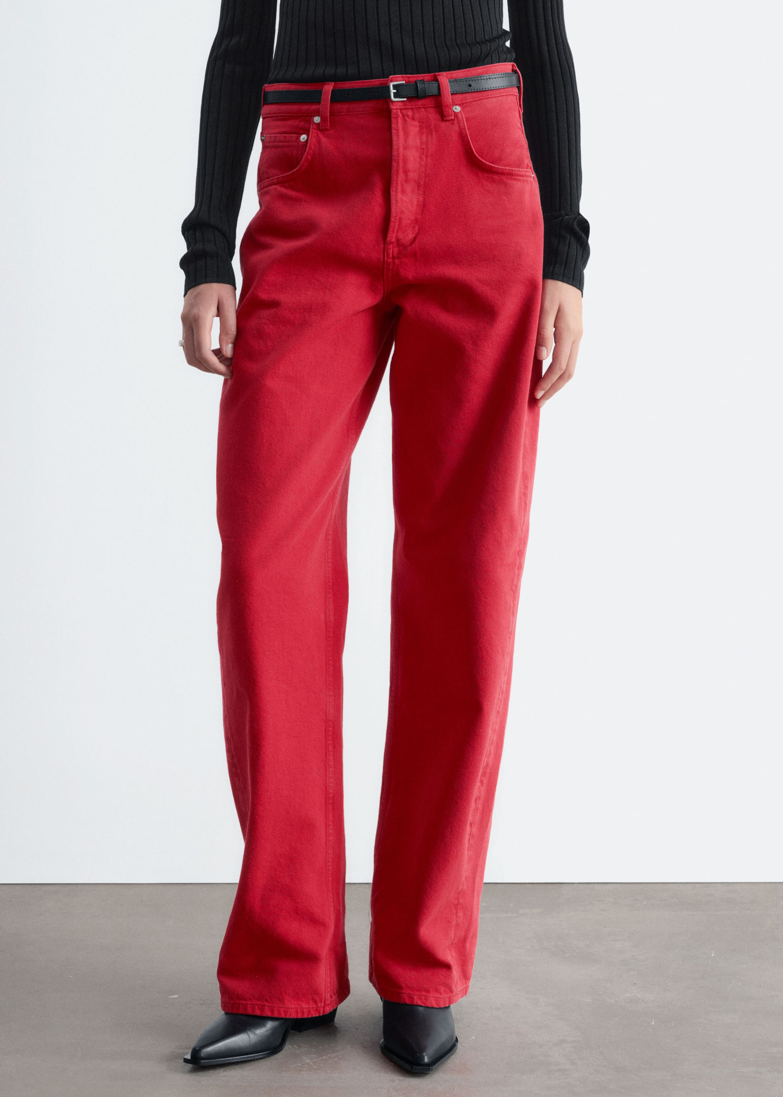 Barrel-Leg Jeans - Red - Lookbook