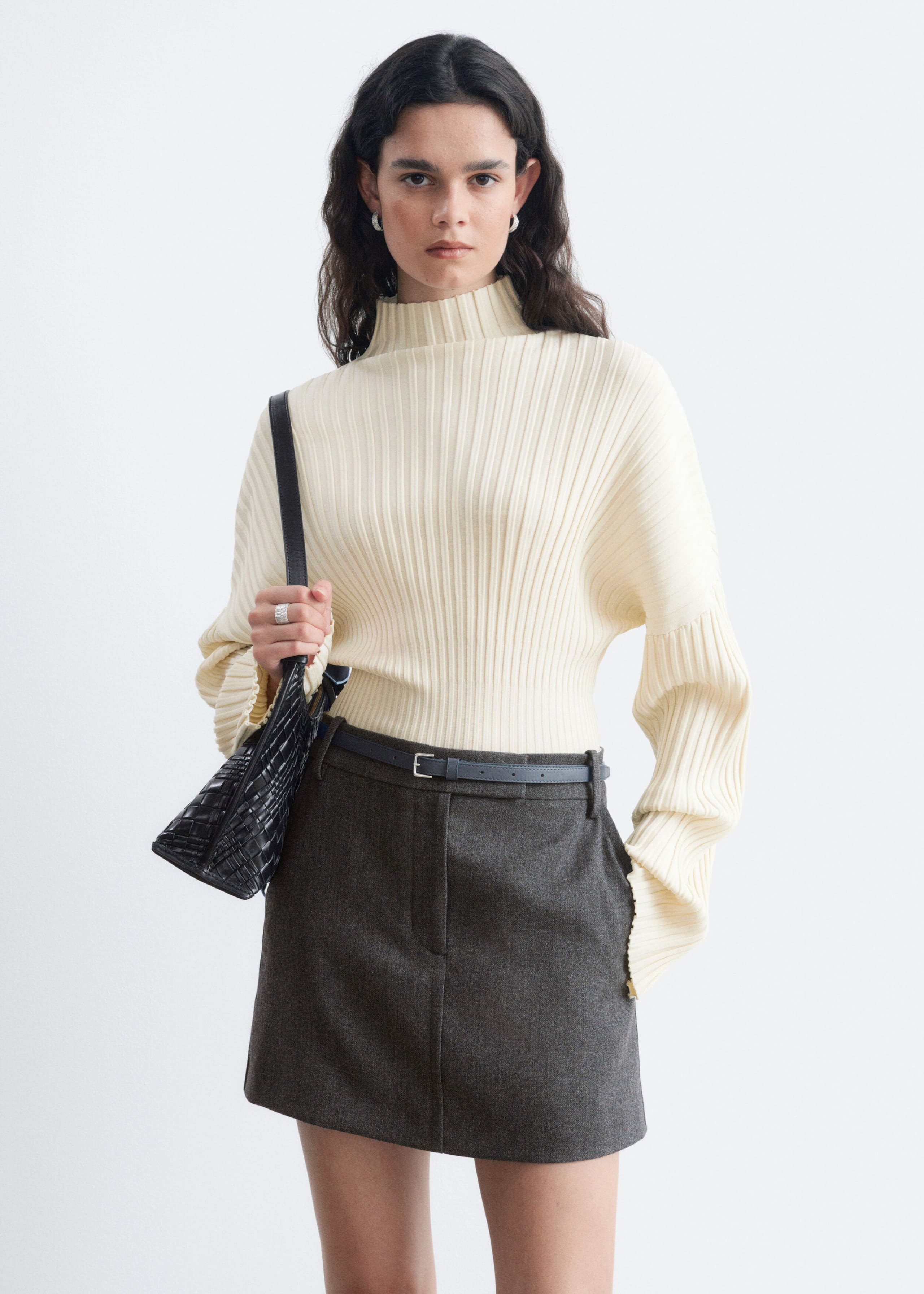 Maglione a coste con collo a lupetto - Verde - Lookbook