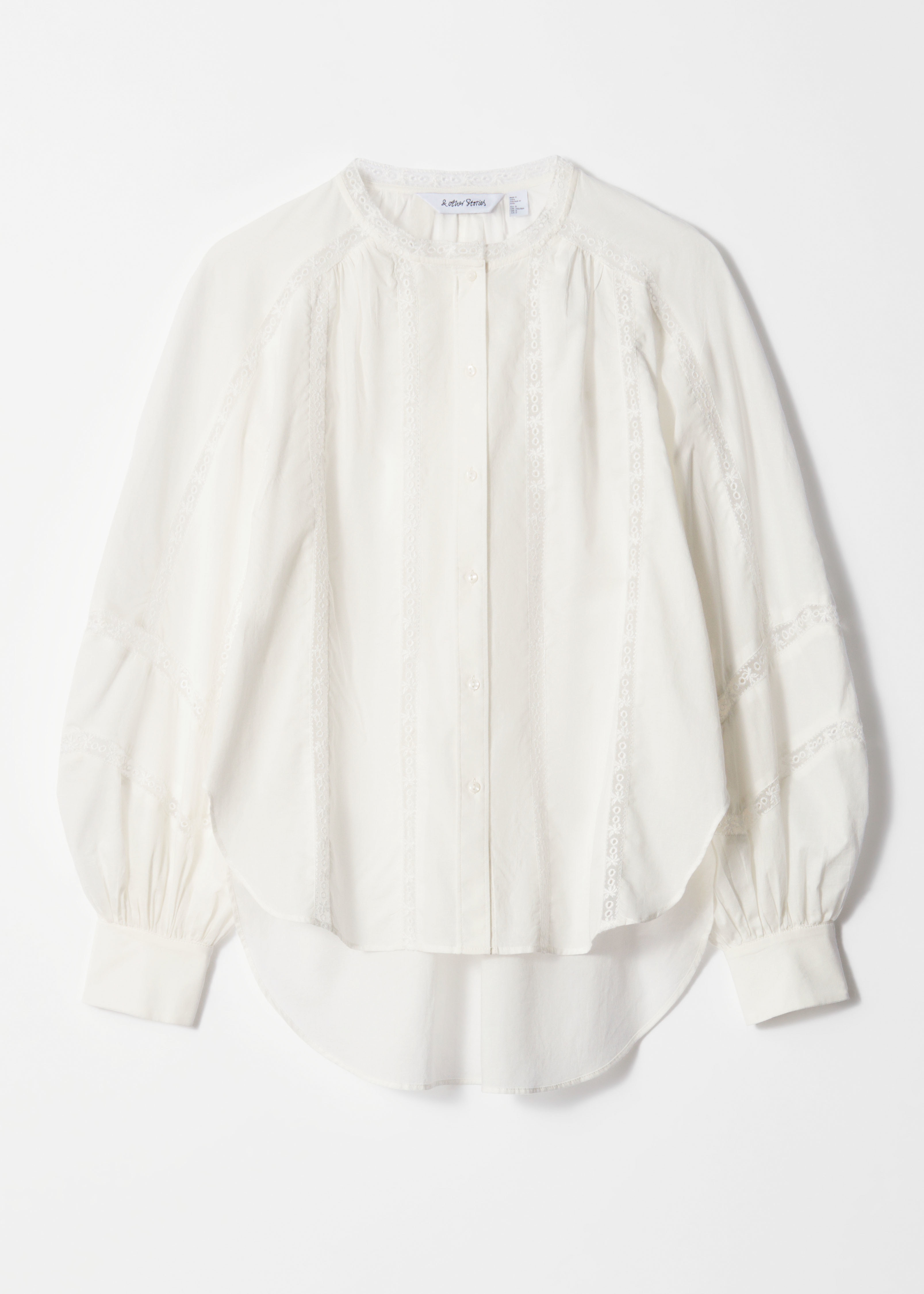 Voluminöse Bluse mit Spitzenbesatz - Weiß